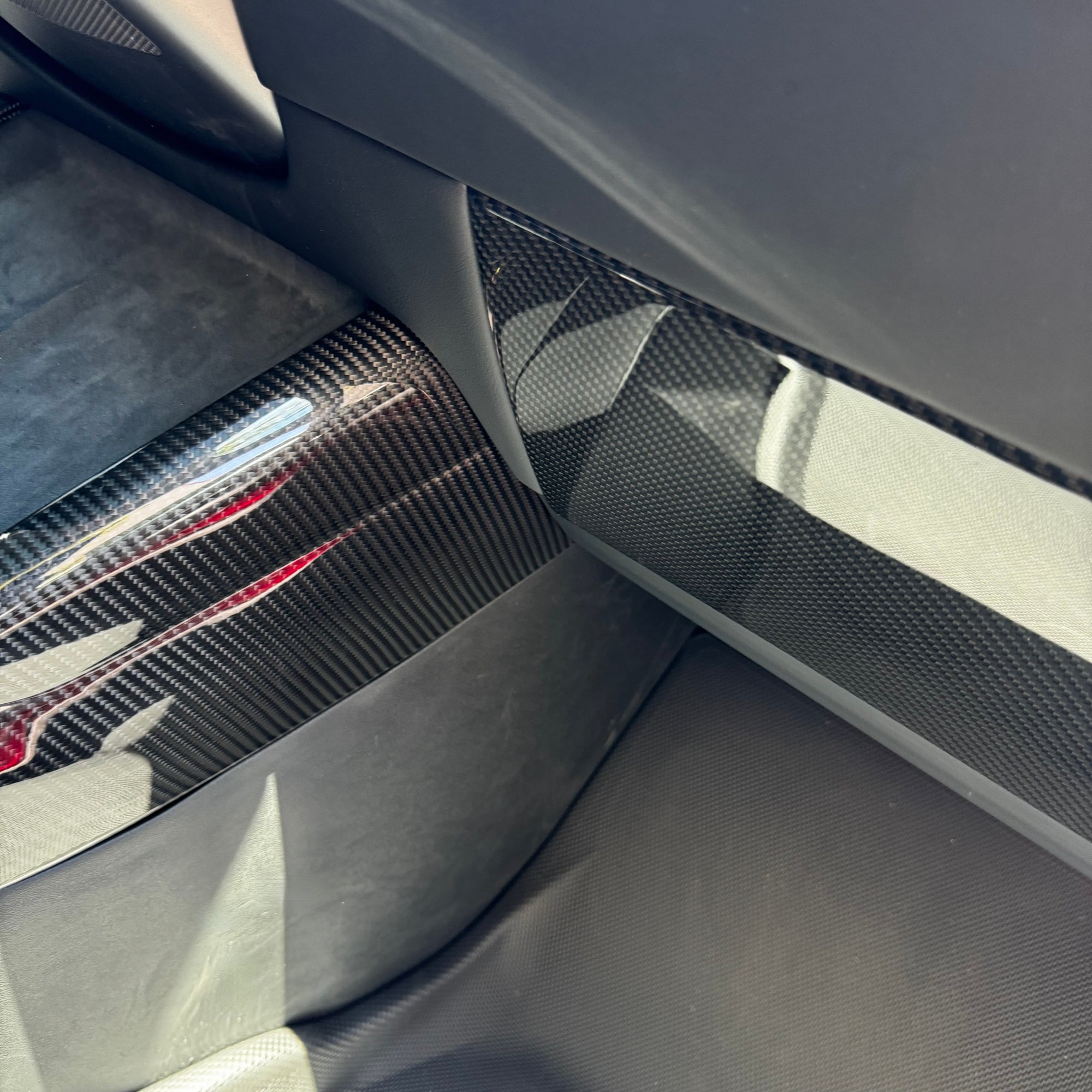 2024+ | Model 3 Highland Refreshed Glove Box Overlay - Real Dry Molded Carbon Fiber