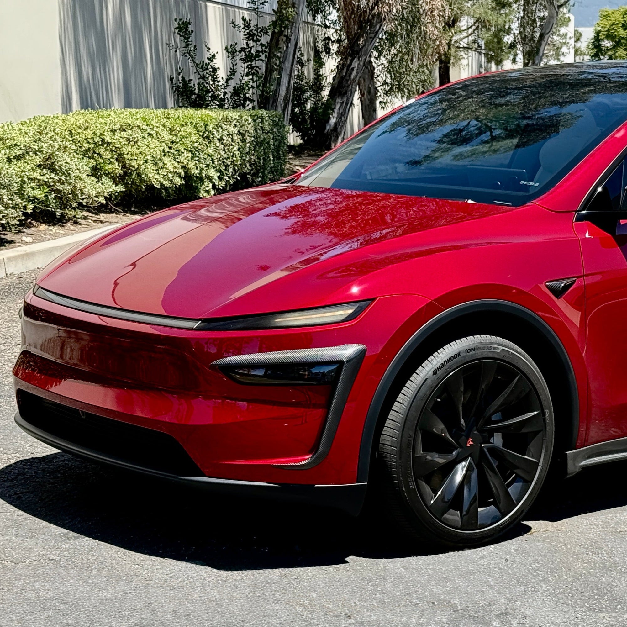 2026+ | Model Y Juniper Refreshed Foglight Canards/Eyelids (1 Pair) - Real Molded Carbon Fiber
