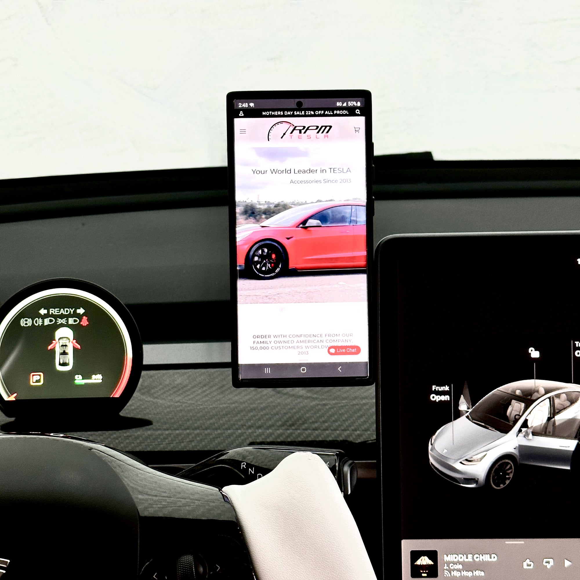 Model 3 & Y Hideaway MagSafe 15W Fast Charging Smartphone Display Mount