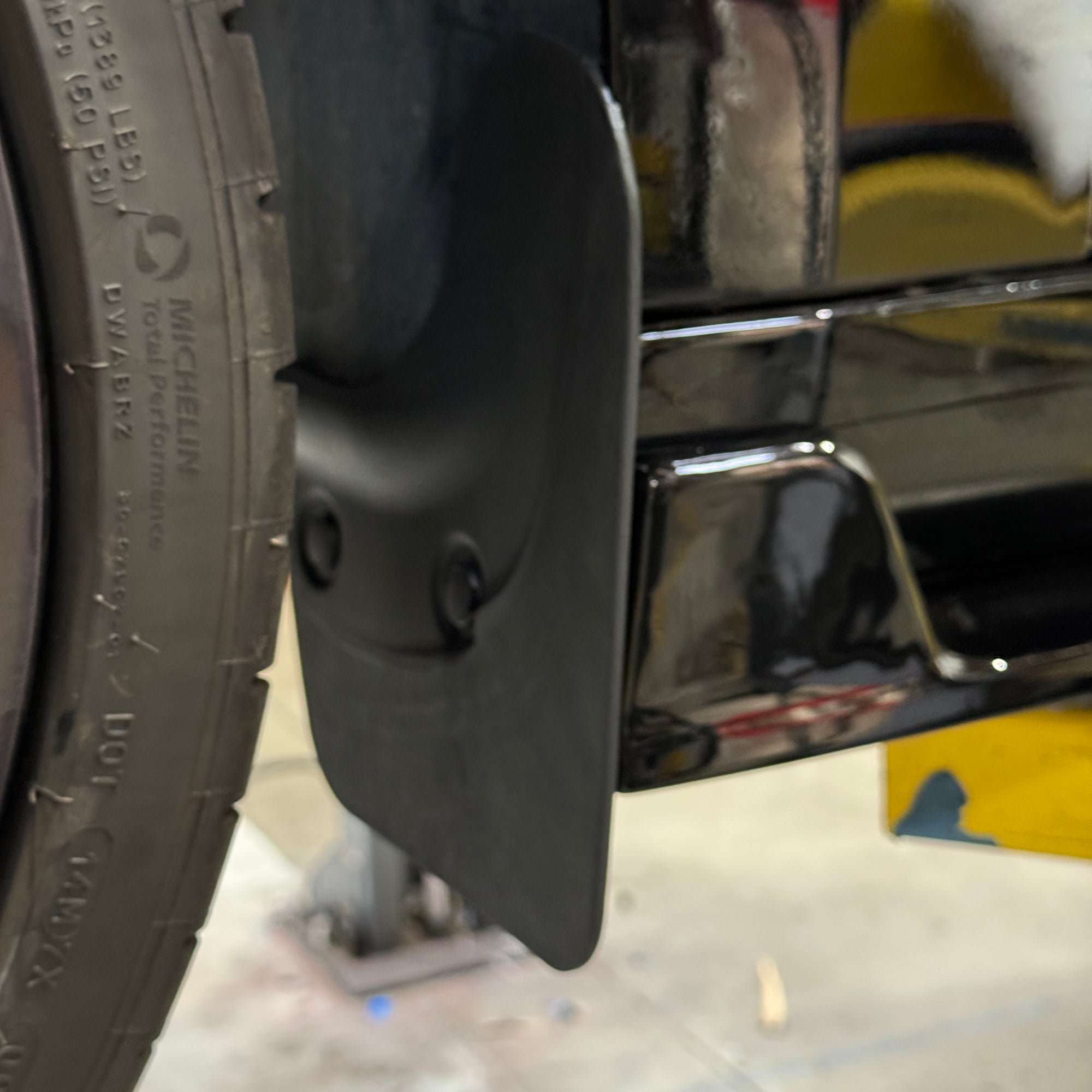 2017+ | Model 3 & Y Mud Flaps Bendable & Flexible - Screwless (Gen. 2) - Set of 4