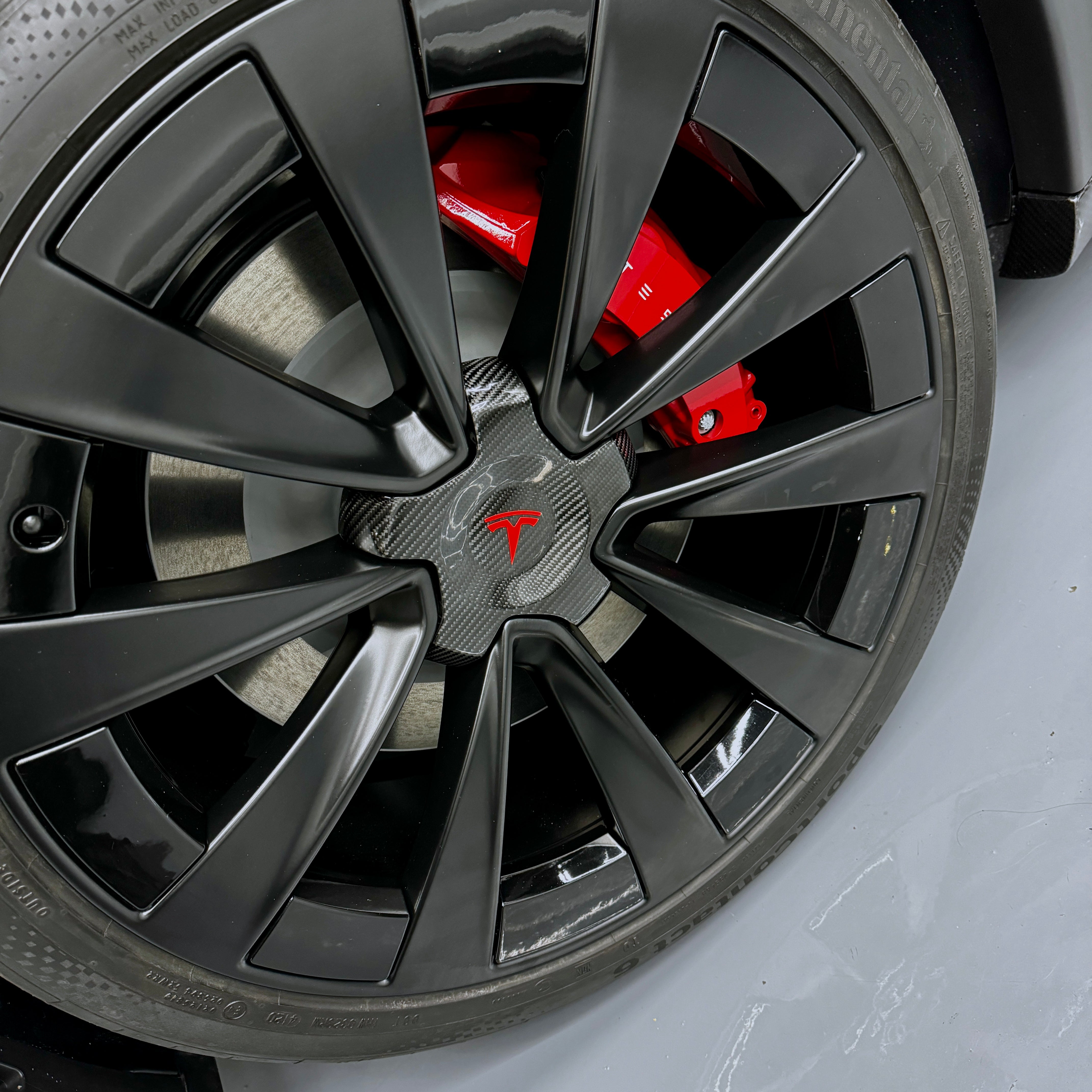 Model X 22 Turbine Center Wheel Hubs Real Molded Carbon Fiber S model-x-22-turbine-center-wheel-hubs-real-molded-carbon-fiber-s