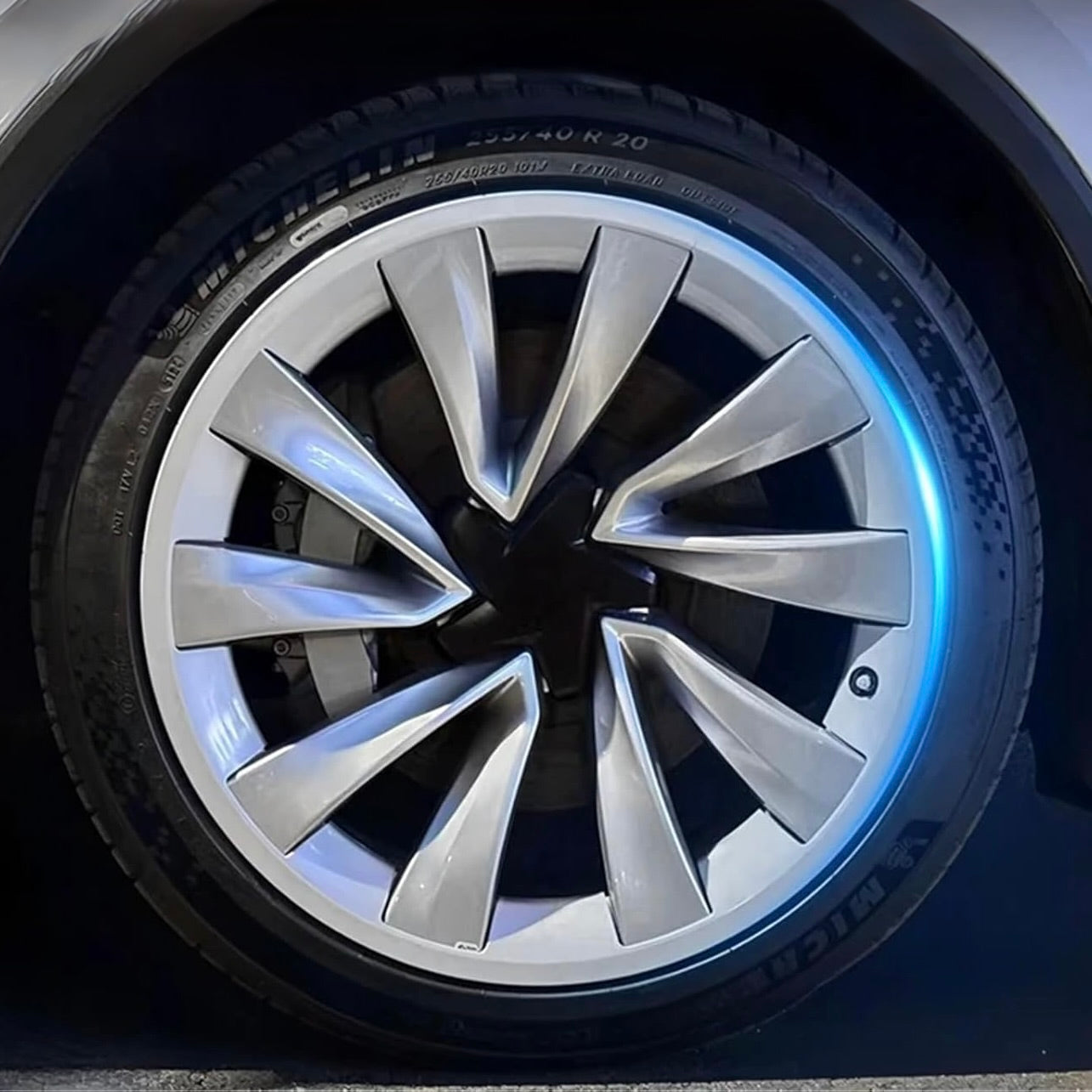 2026+ | Model Y Juniper Refreshed 20" Helix 2.0 Rim Protection Snap On Covers (Set of 4)