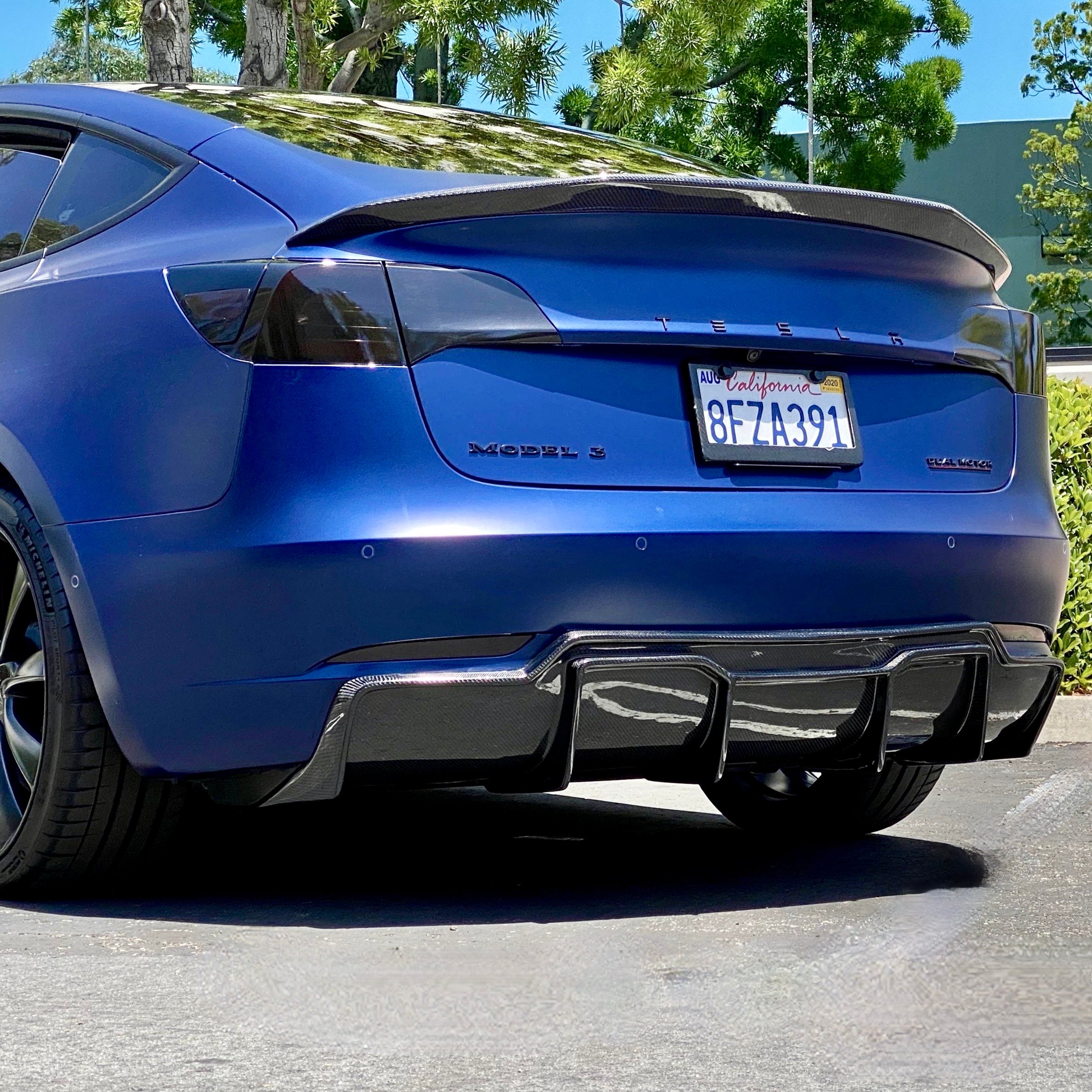 Rear diffuser with light for Tesla Model 3