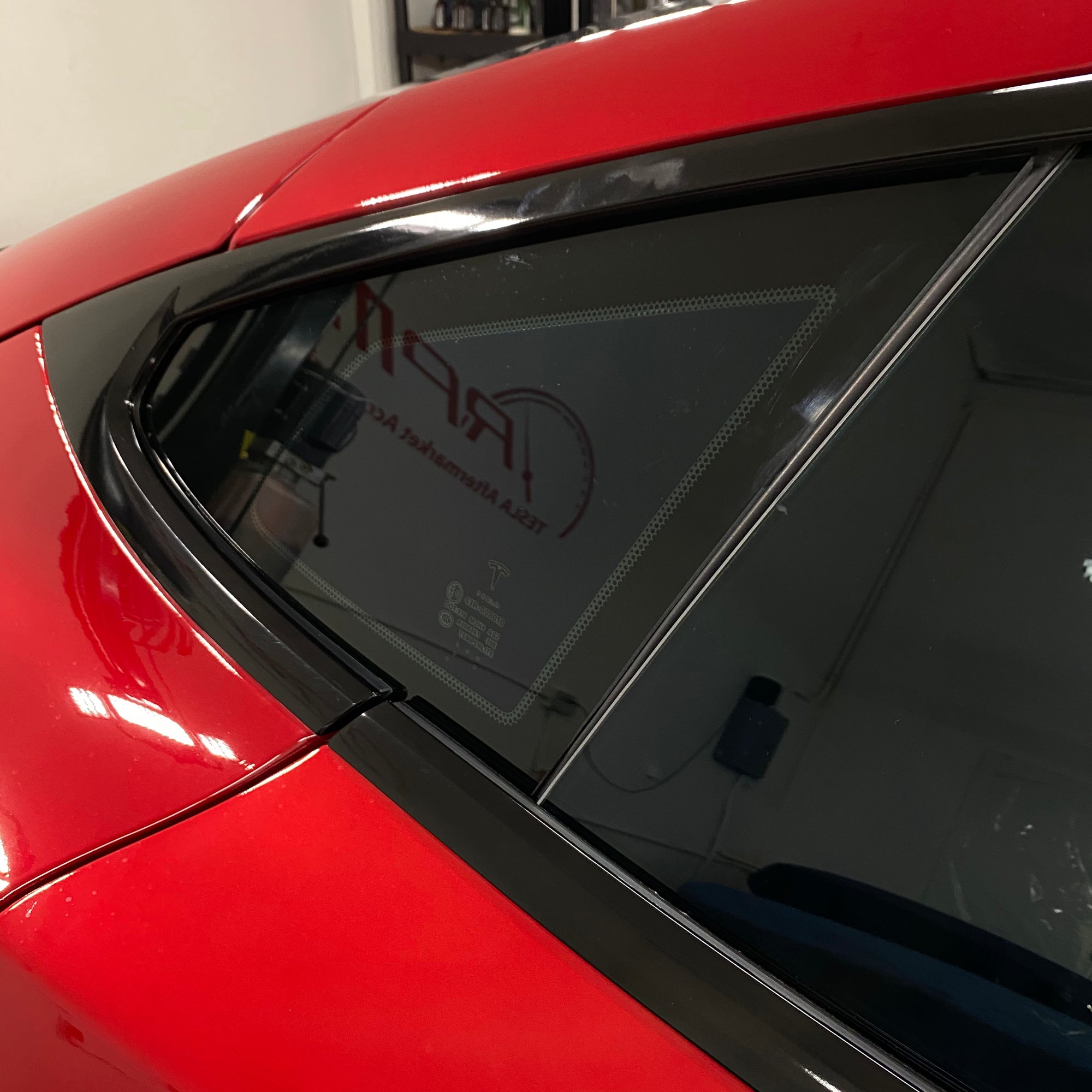 2014+ | Model S Rear Corner Window Protector Kit