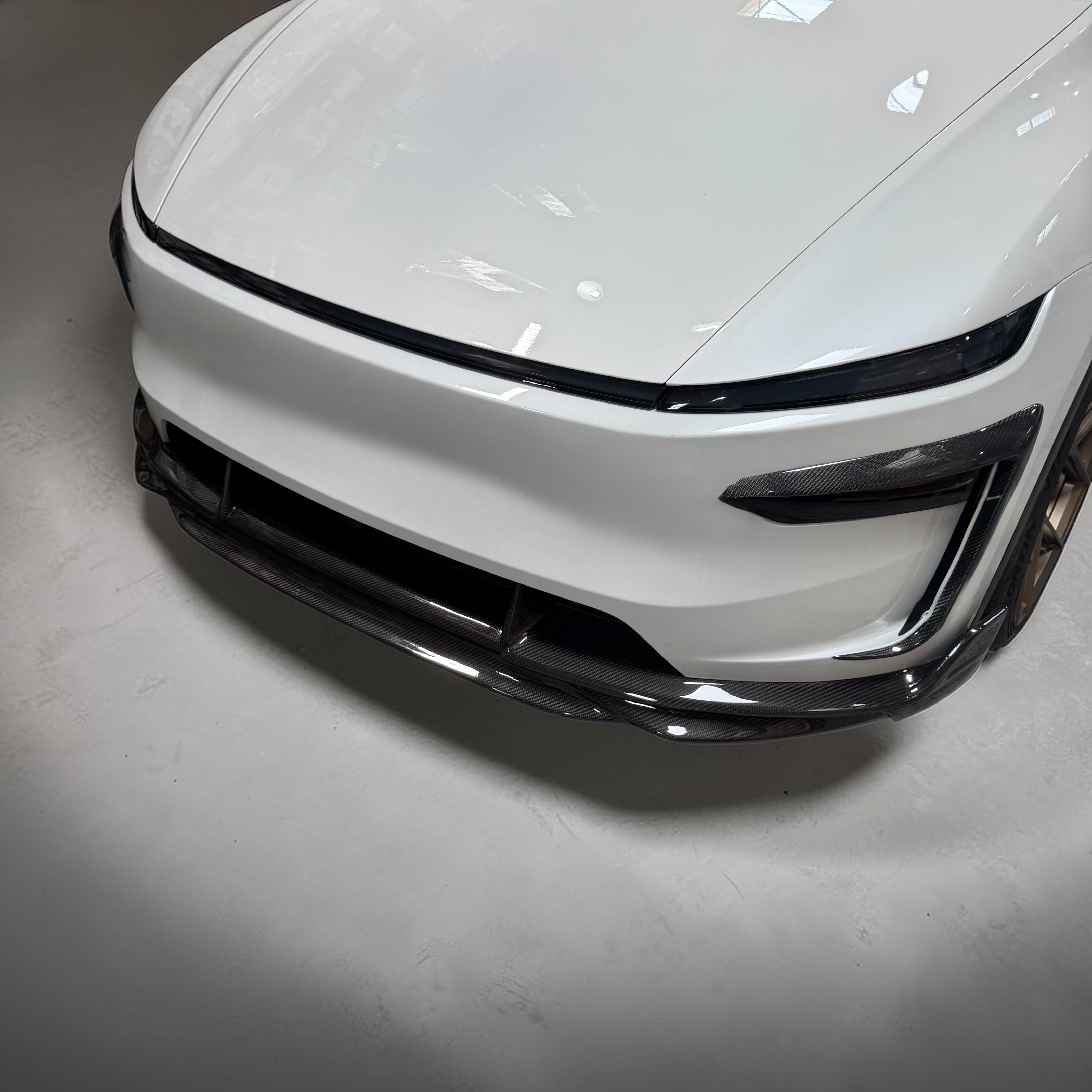 2026+ | Model Y Juniper Refreshed Colossal Front Lip Splitter