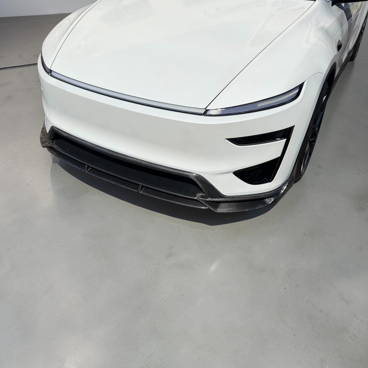 2026+ | Model Y Juniper Performance Model Colossal Front Lip Splitter / Spoiler - Real Dry Molded Carbon Fiber