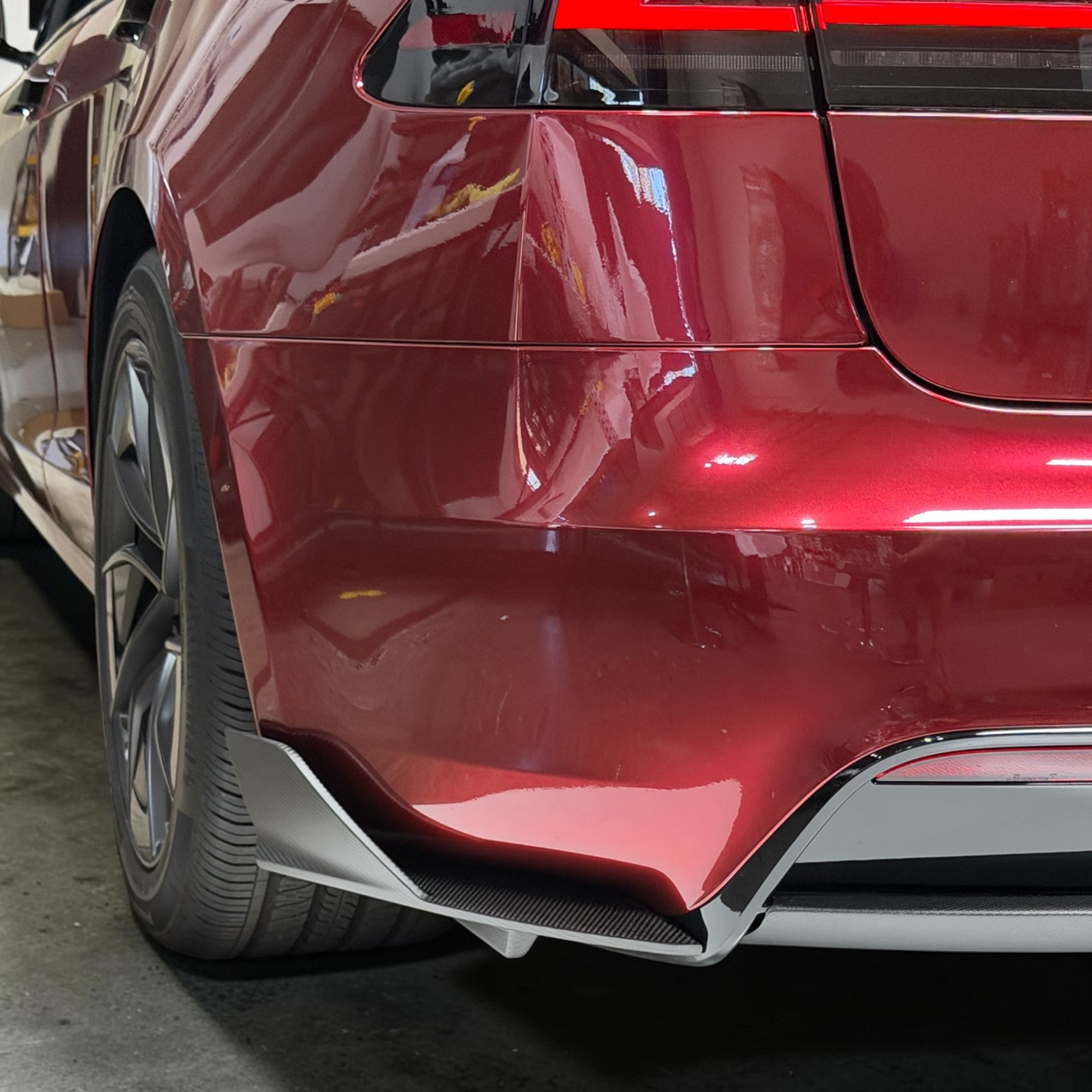 2021+ | Model S Viento Diffuser Overlay &amp; Flanges (3 Pieces) - Real Molded Carbon Fiber