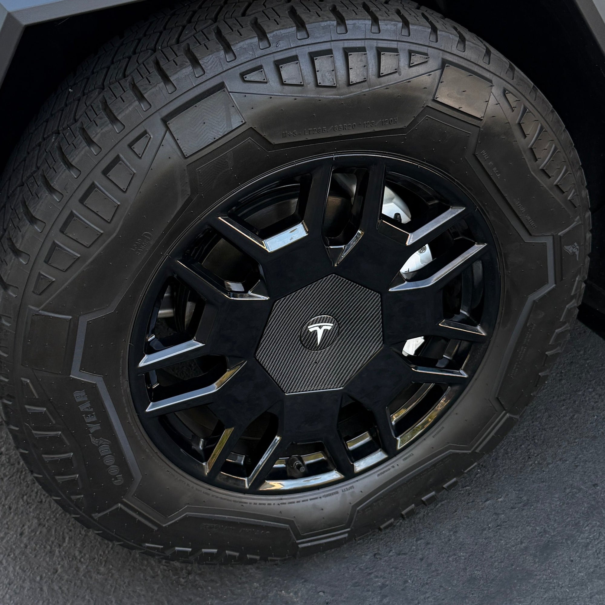 Cybertruck Carbon Fiber Center Wheel Heptagon Hub &amp; Lug Nut Covers - Real Molded Carbon Fiber (Set of 4)