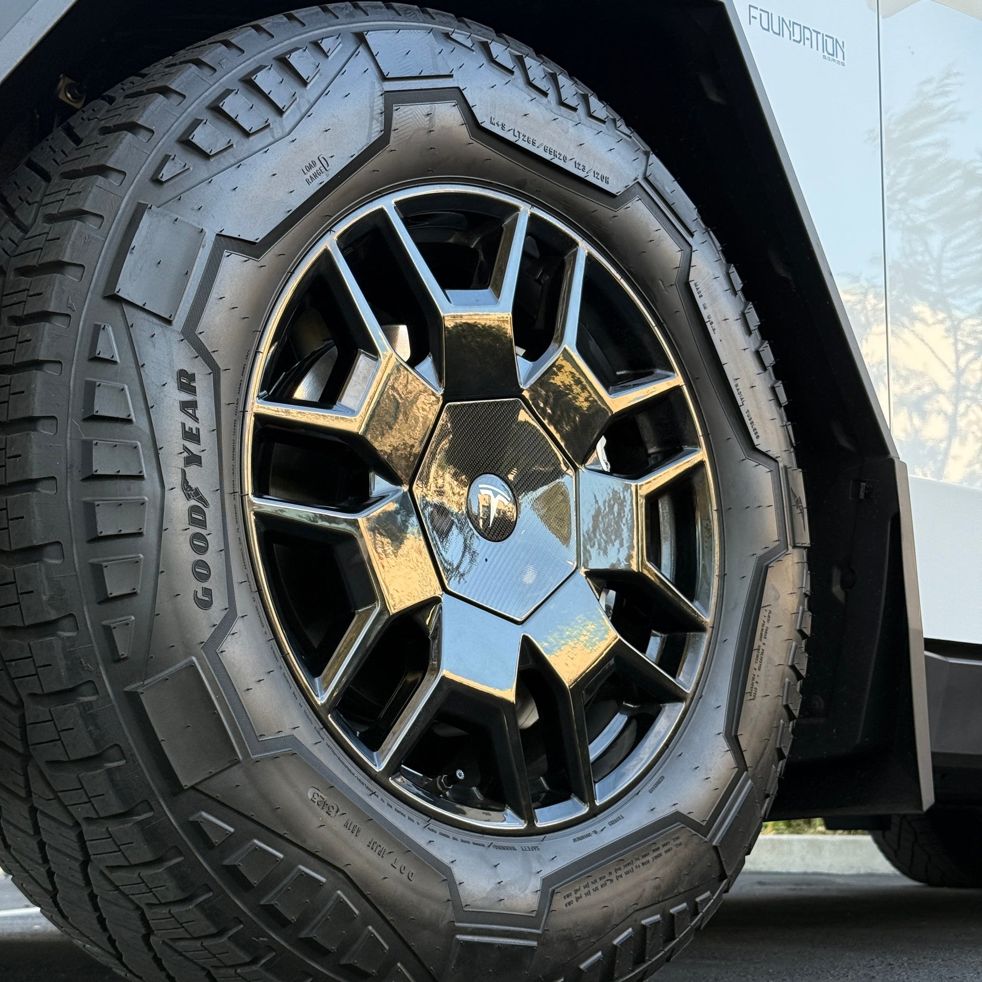 Cybertruck Carbon Fiber Center Wheel Heptagon Hub &amp; Lug Nut Covers - Real Molded Carbon Fiber (Set of 4)