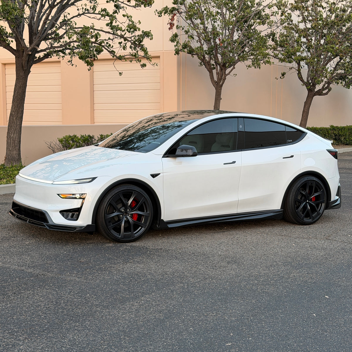 2026+ | Model Y Juniper Performance Model Colossal Front Lip Splitter / Spoiler - Real Dry Molded Carbon Fiber