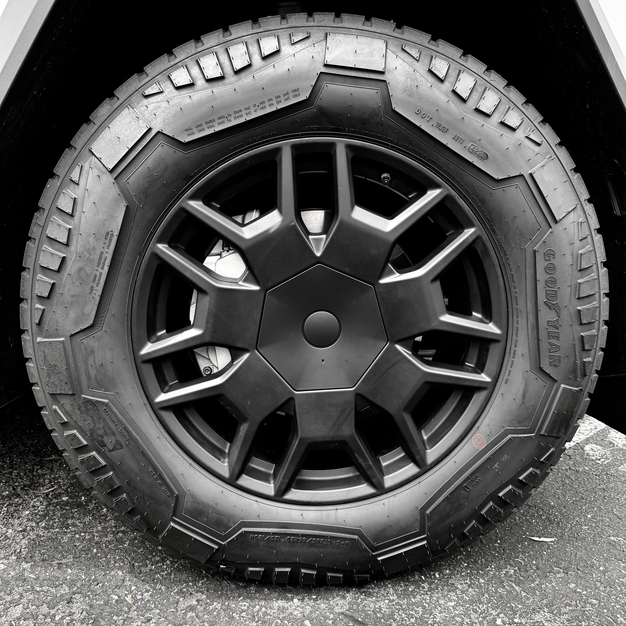 Cybertruck Heptagon Center Wheel Caps &amp; Lug Nut Covers (Set of 4) - Version 1.0