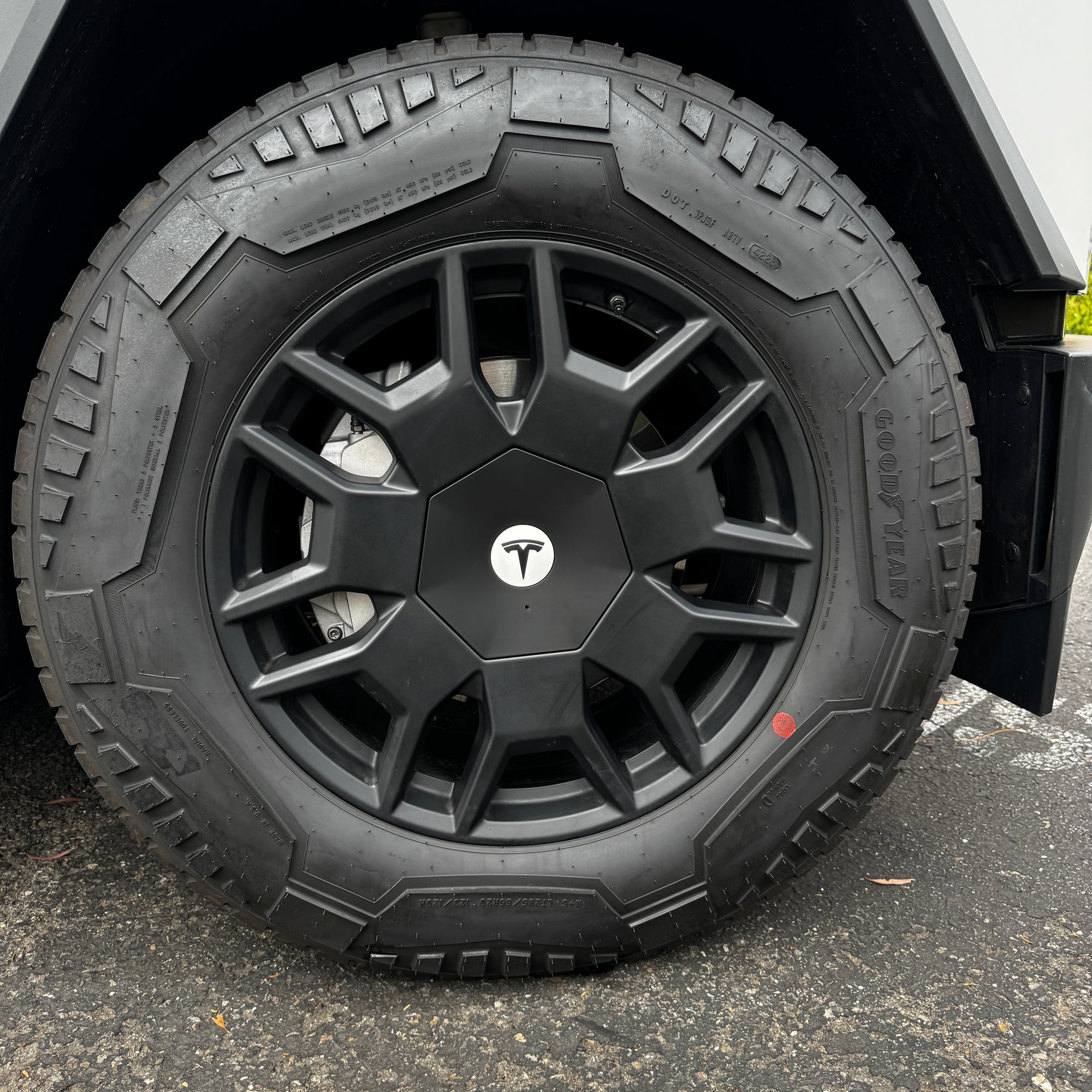 Cybertruck Heptagon Center Wheel Caps &amp; Lug Nut Covers (Set of 4) - Version 1.0