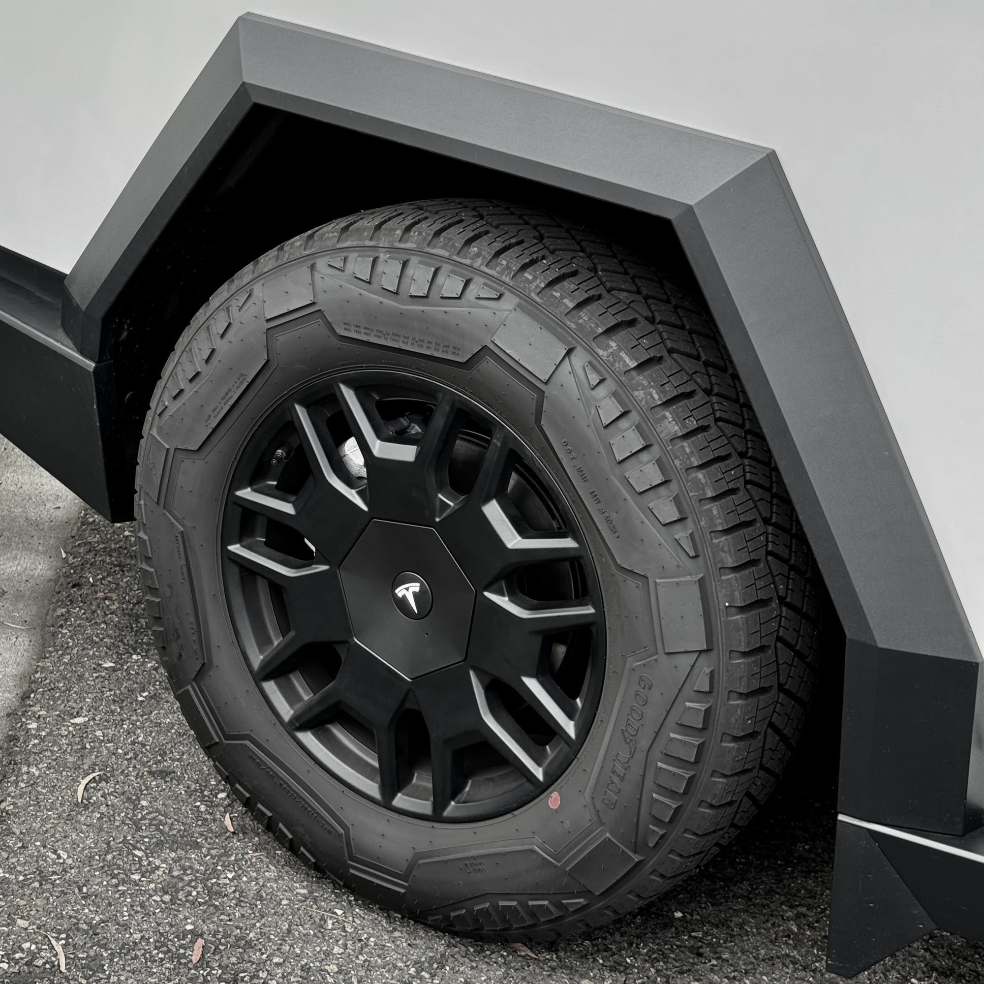 Cybertruck Heptagon Center Wheel Caps &amp; Lug Nut Covers (Set of 4) - Version 1.0