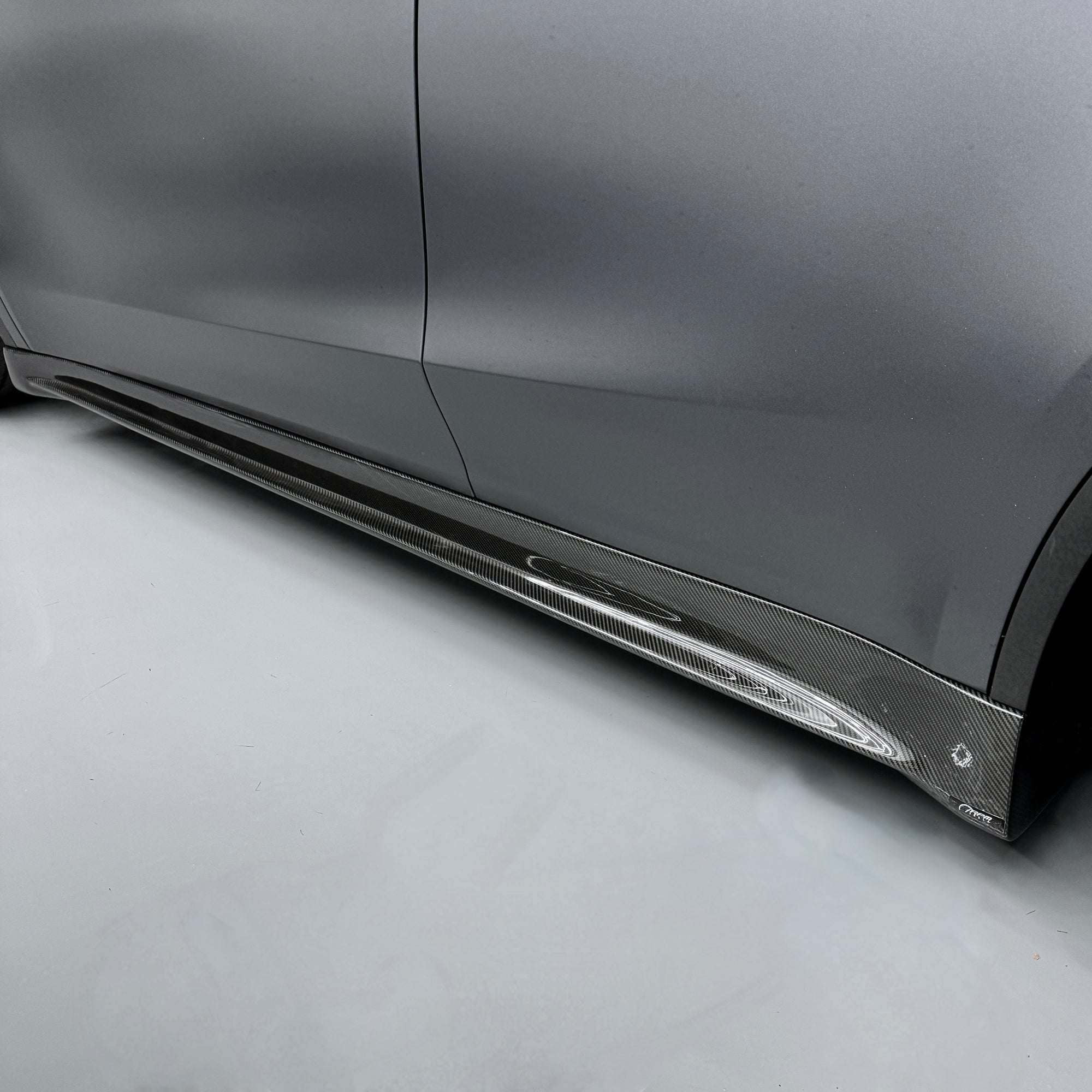2026+ | Model Y Juniper Refreshed Colossal Full Body Kit - Real Dry Molded Carbon Fiber (4 Pieces)