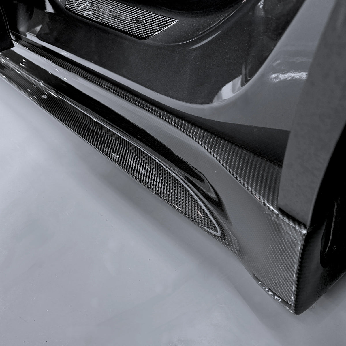 2026+ | Model Y Juniper Performance Model Colossal Full Body Kit - Real Dry Molded Carbon Fiber (4 Pieces)