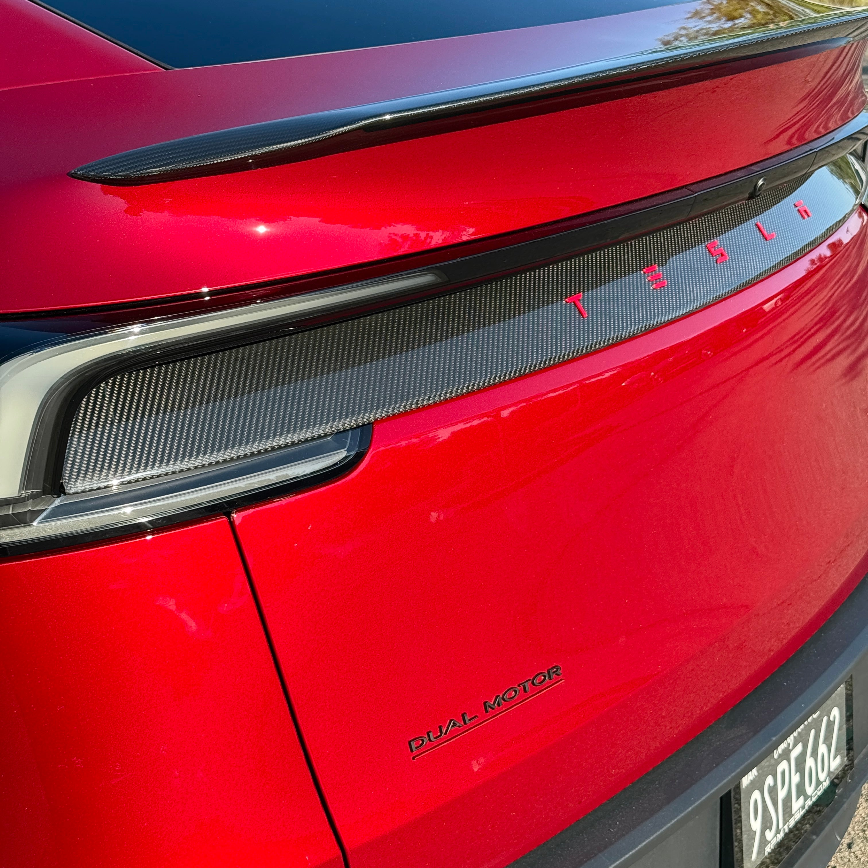 2026+ | Model Y Juniper Refreshed Tailgate Applique - Real Dry