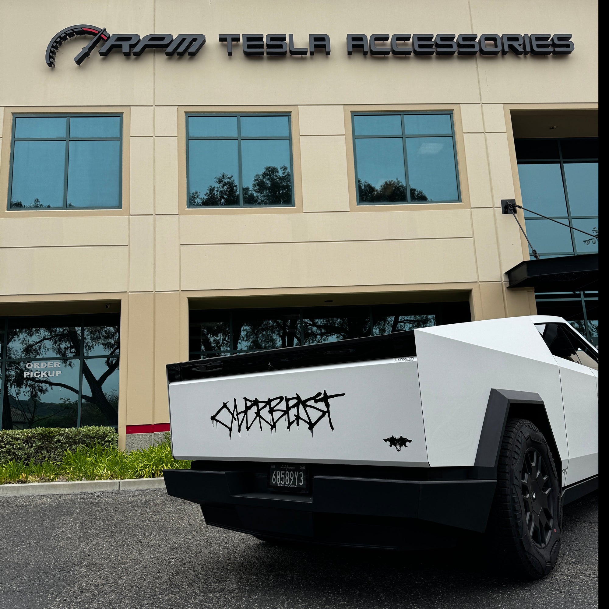 Cybertruck / Cyberbeast Tailgate Vinyl Logo Decal - Variety*