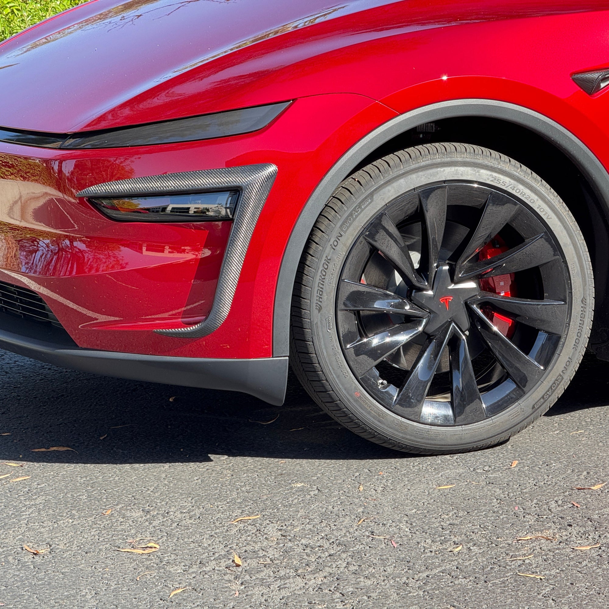 2026+ | Model Y Juniper Refreshed Foglight Canards/Eyelids (1 Pair) - Real Molded Carbon Fiber