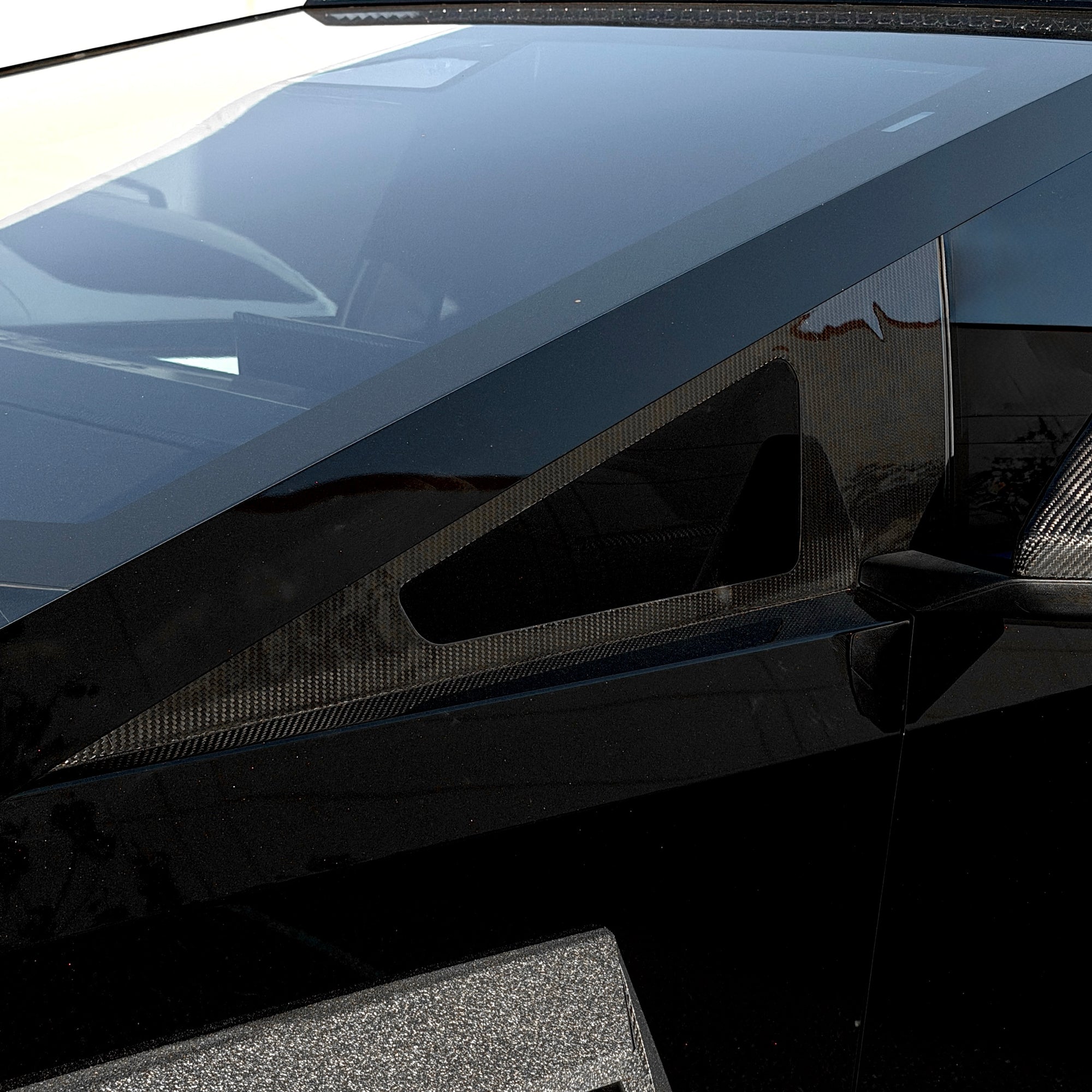 Cybertruck A-Pillar Full Corner Window Overlay (1 Pair) - Real Dry Molded Carbon Fiber