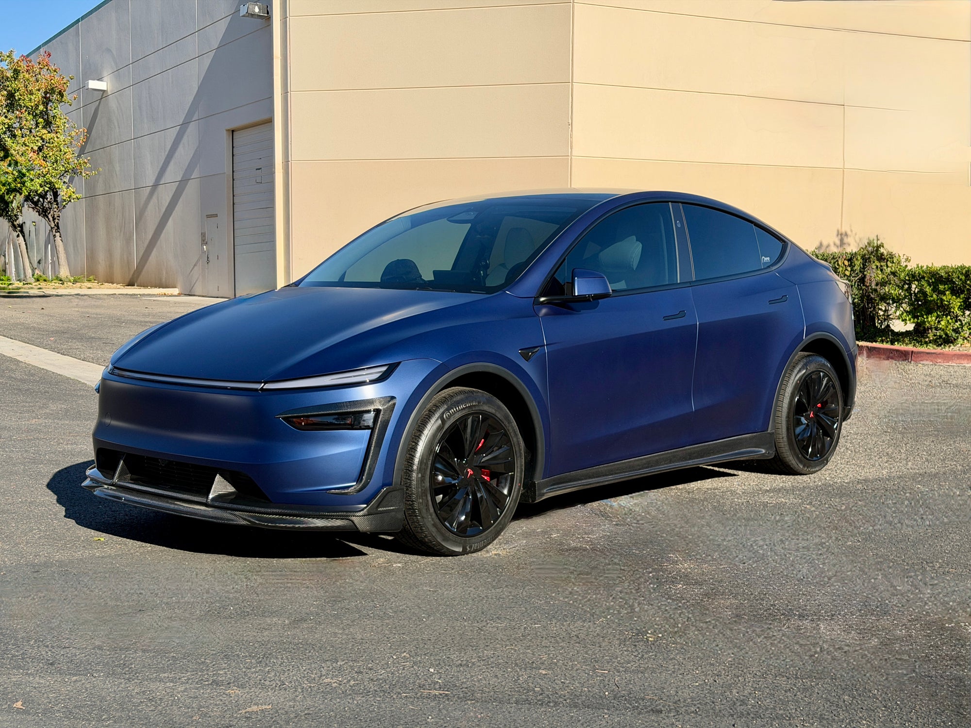 2026+ | Model Y Juniper Colossal Front Lip Splitter / Spoiler - Real Dry Molded Carbon Fiber