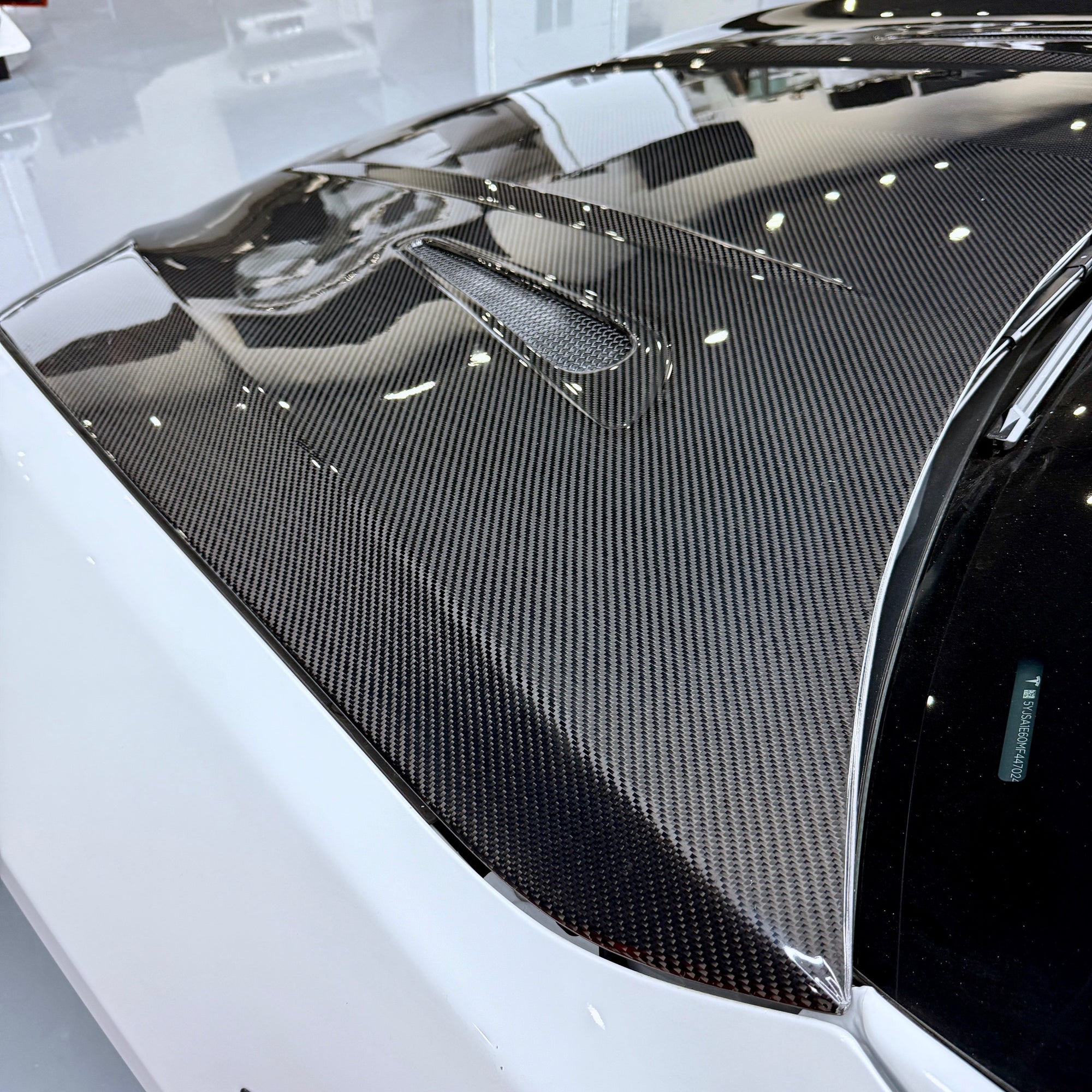 2015+ | Model S Viento Robot Hood - Dual Layer with Xpel Clear Bra - Dry Molded Carbon Fiber