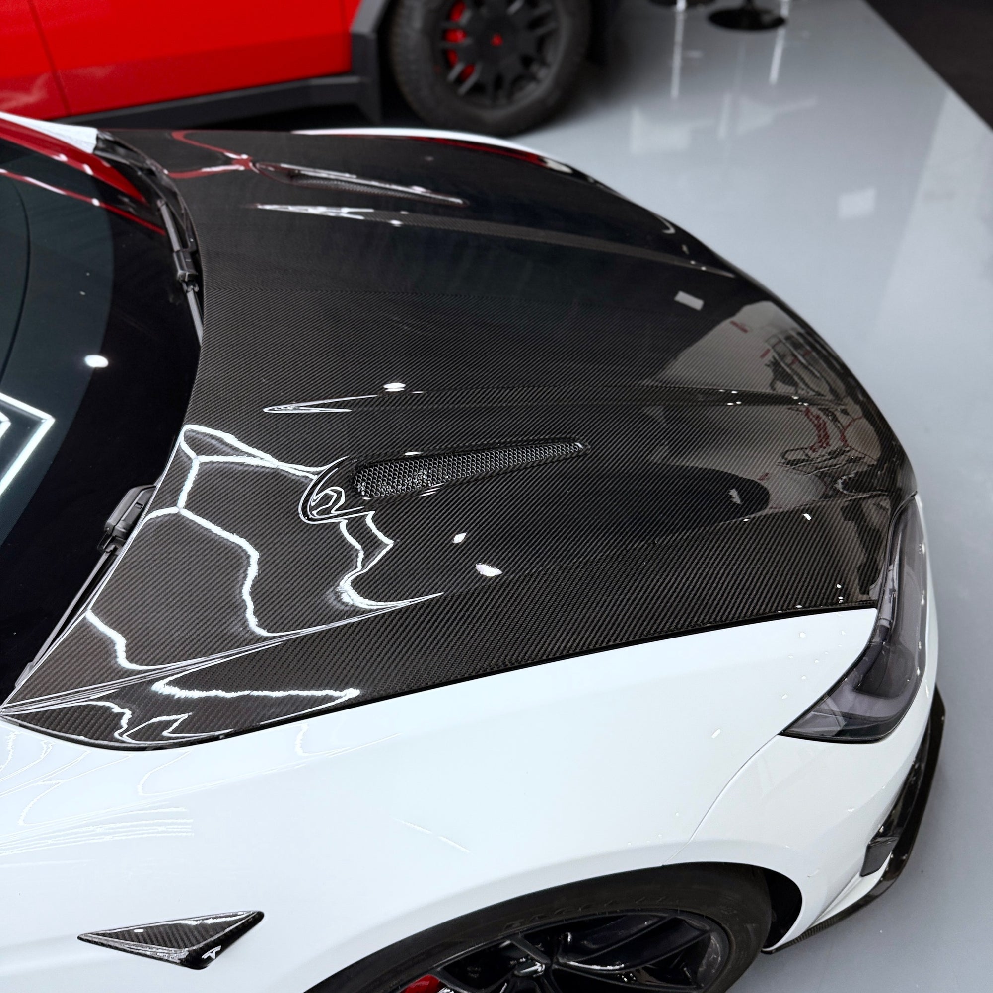 2015+ | Model S Viento Robot Hood - Dual Layer with Xpel Clear Bra - Dry Molded Carbon Fiber
