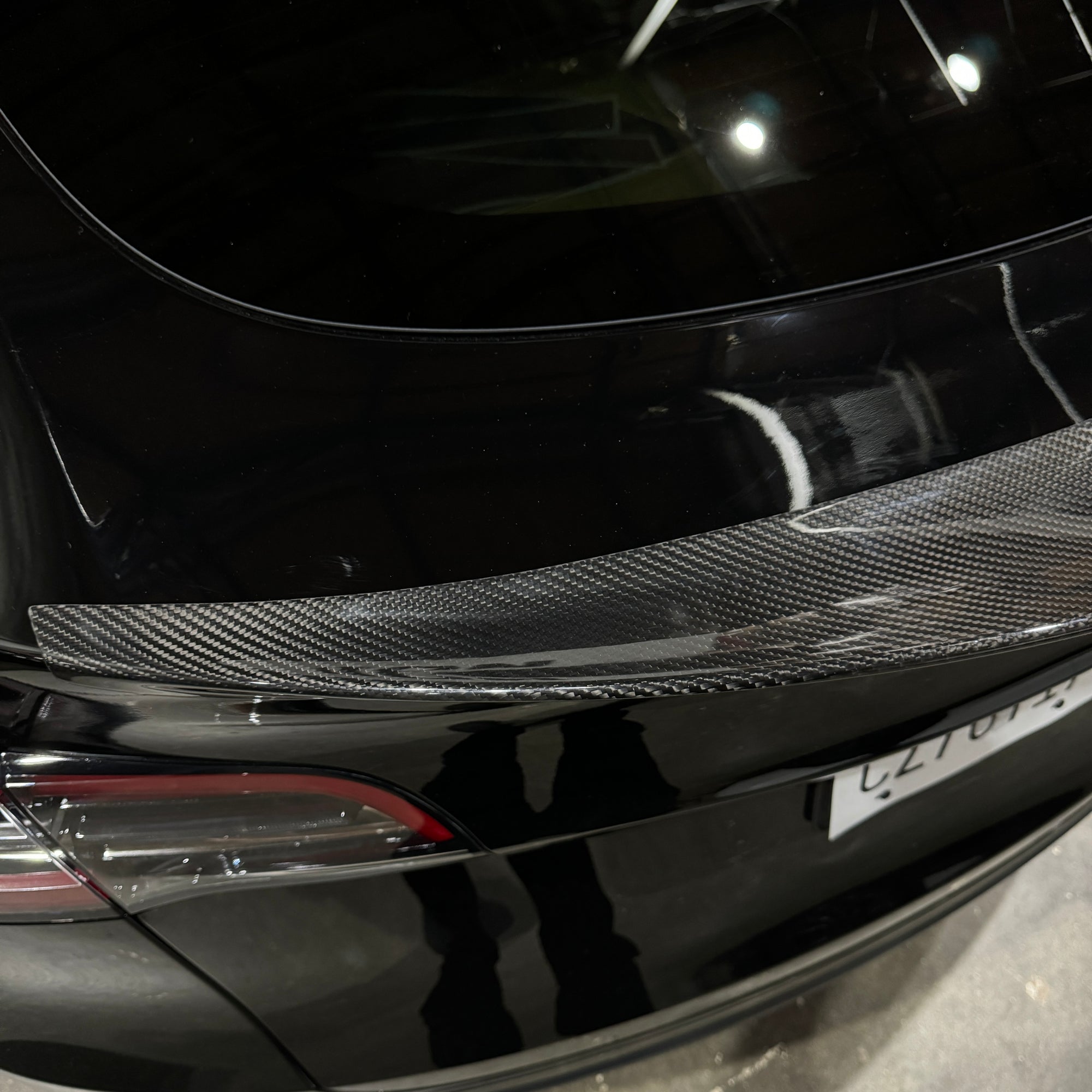 Model Y Razzo Plus Spoiler - Real Dry Molded Carbon Fiber