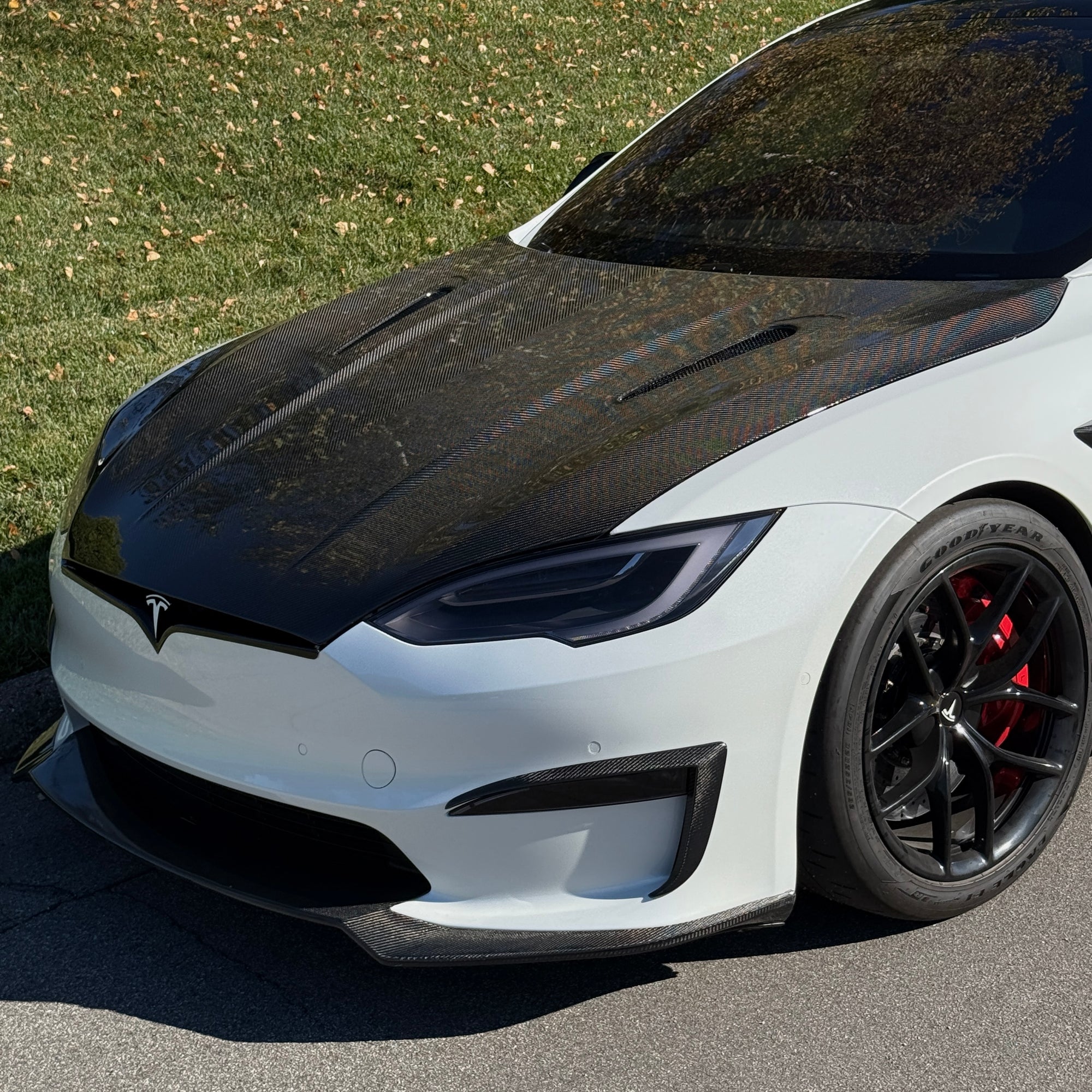 2015+ | Model S Viento Robot Hood - Dual Layer with Xpel Clear Bra - Dry Molded Carbon Fiber
