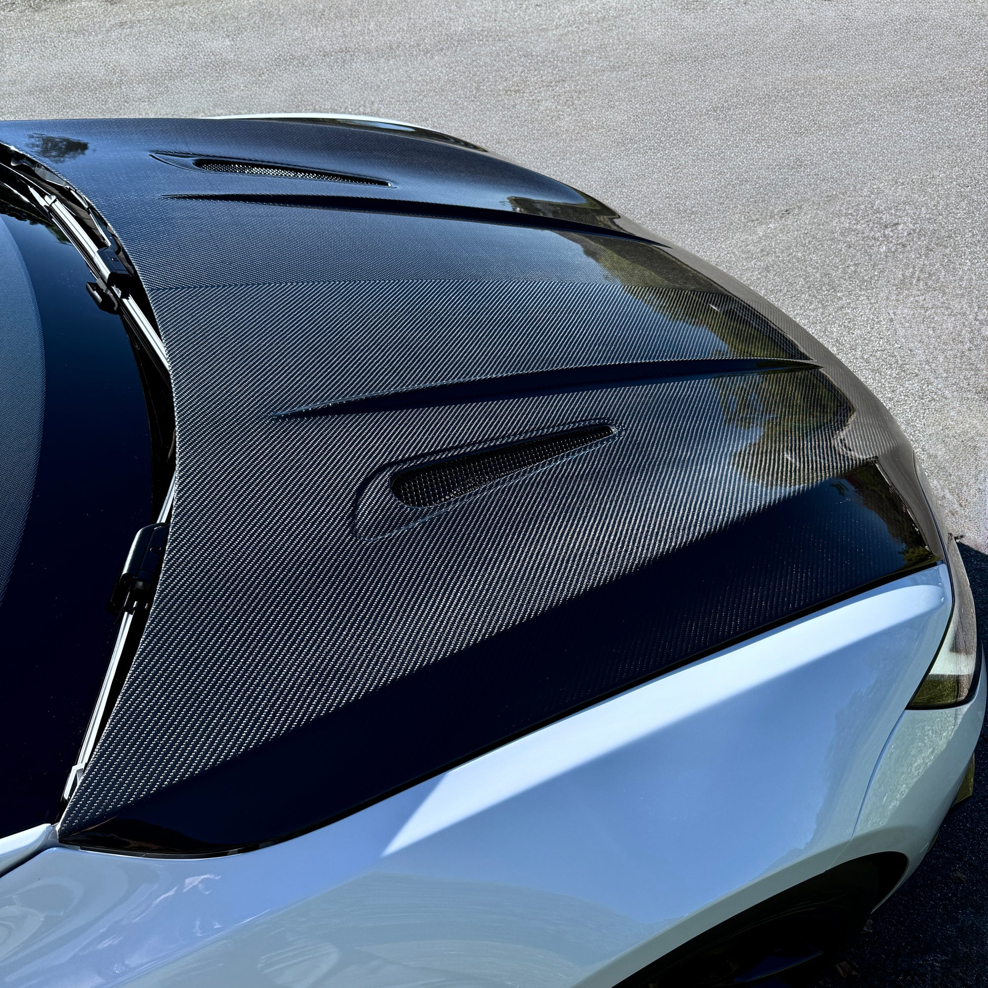 2015+ | Model S Viento Robot Hood - Dual Layer with Xpel Clear Bra - Dry Molded Carbon Fiber