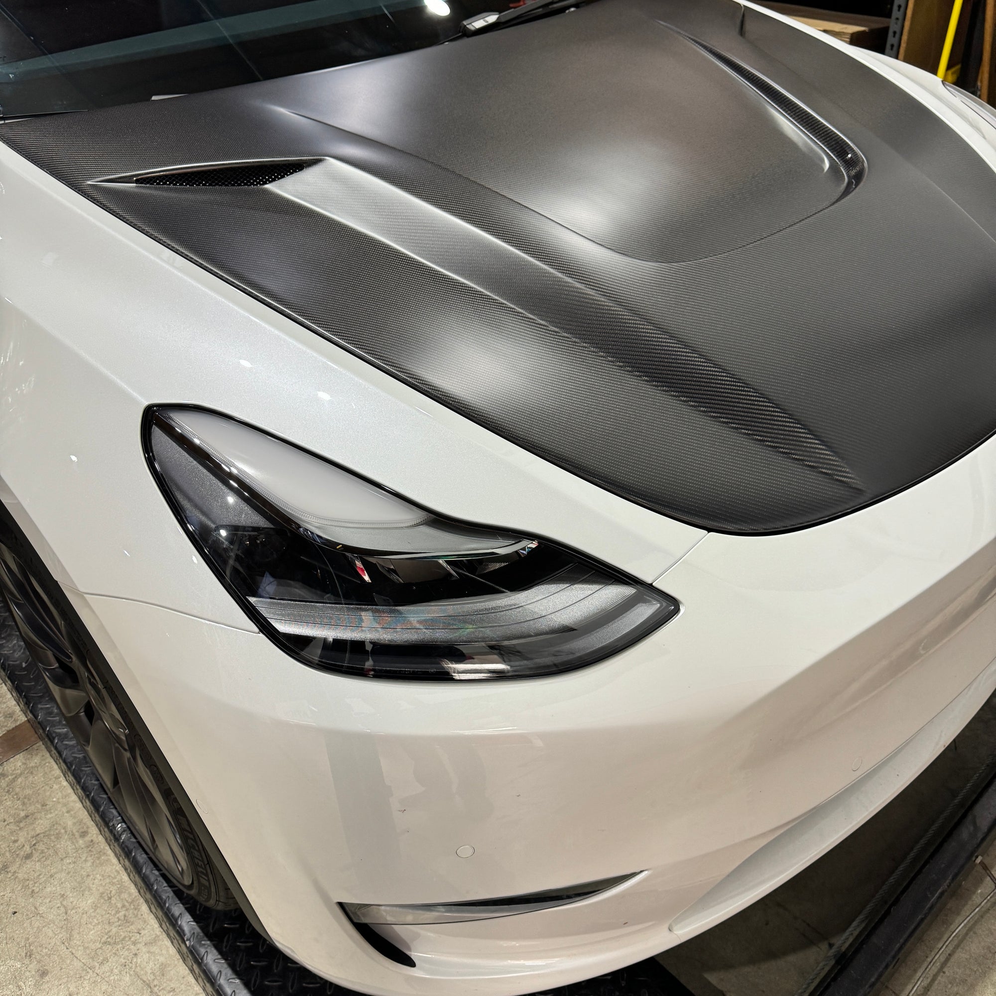 2017-2023 | Model 3 Viento Robot Hood - Dual Layer with Xpel Clear Bra- Real Molded Carbon Fiber