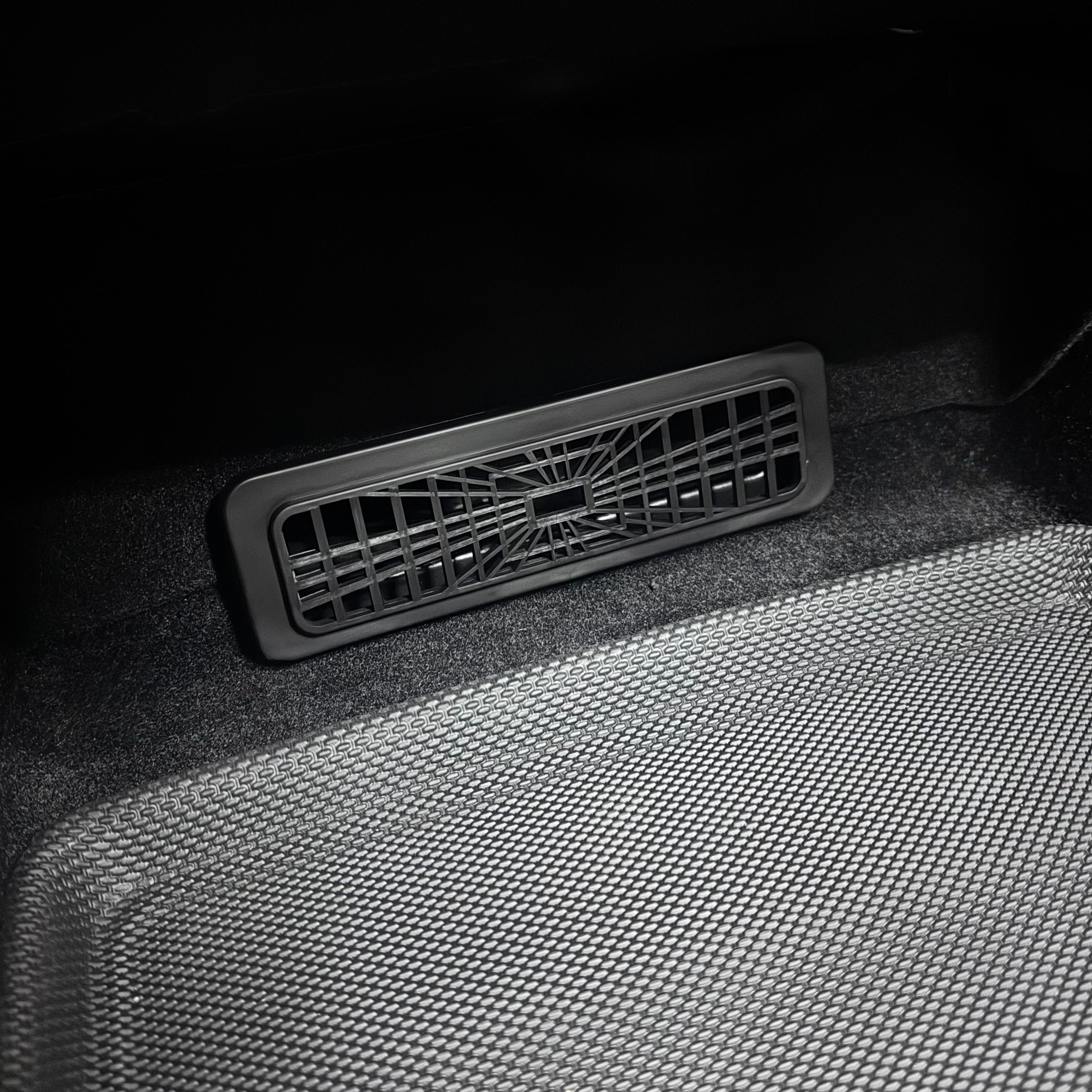 2026+ | Model Y Juniper Refreshed Under-Seat Air Outlet Snap-On
