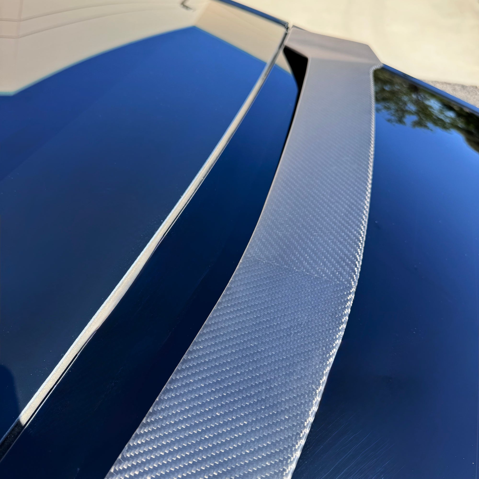 2020+ | Model Y Rear Window Spoiler Sport Look - Real Molded Carbon Fiber