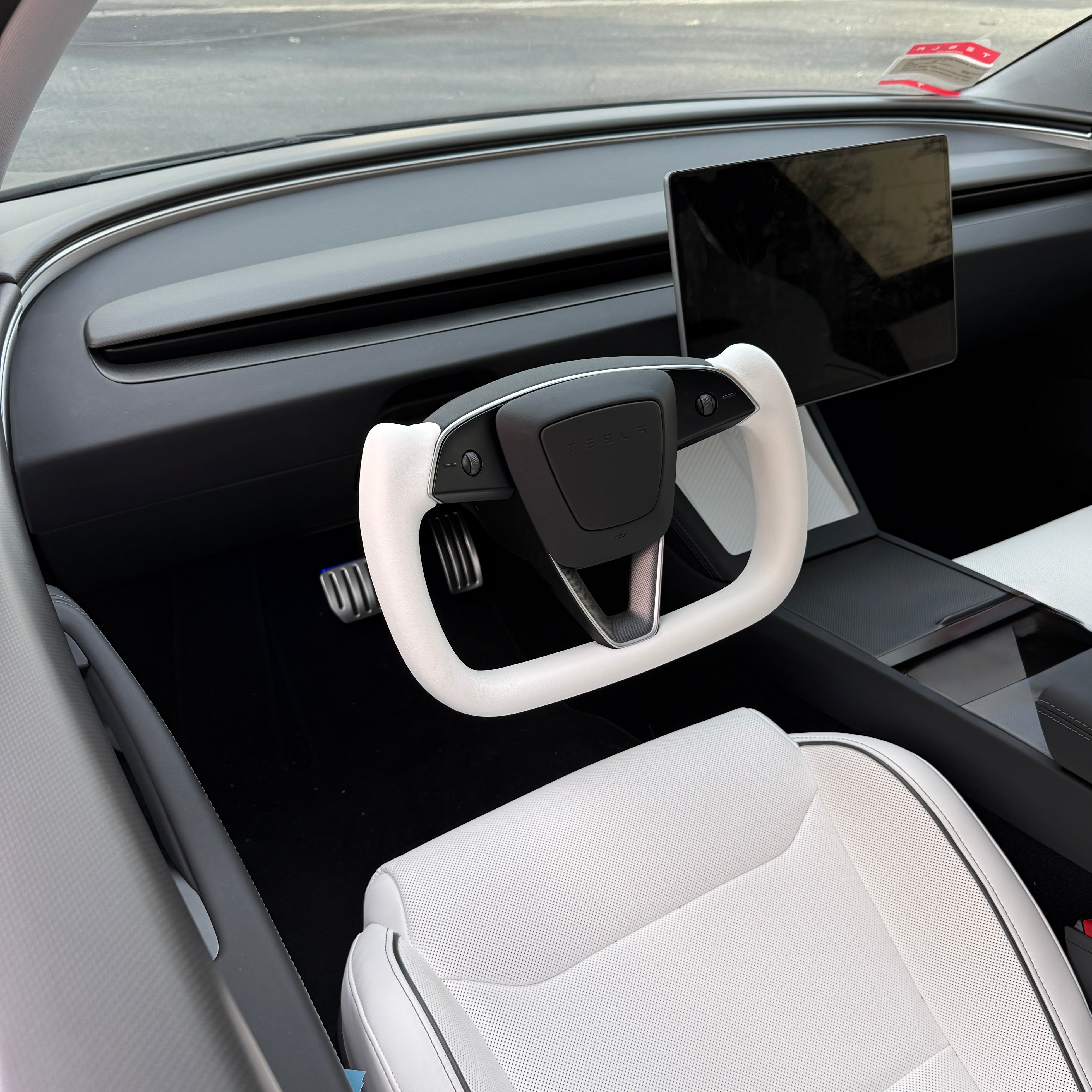 2024+ | Model 3 Highland Refreshed Heated Yoke Steering Wheel