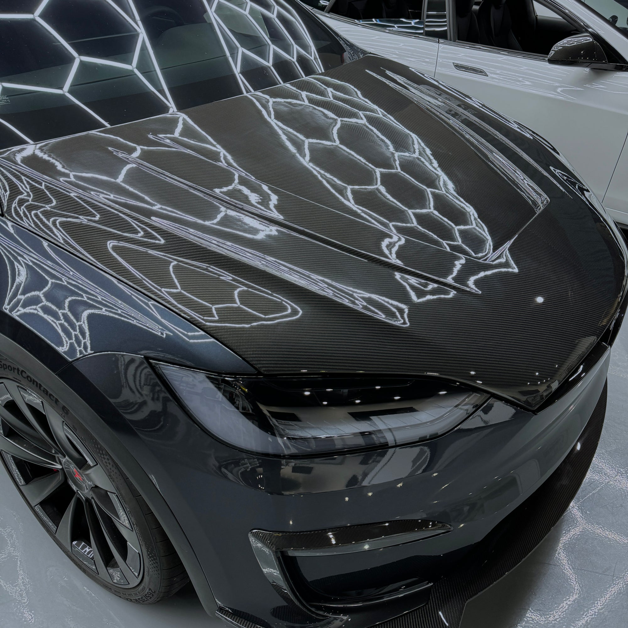 2017+ | Model X Viento Robot Hood - Dual Layer with Xpel Clear Bra- Dry Molded Carbon Fiber