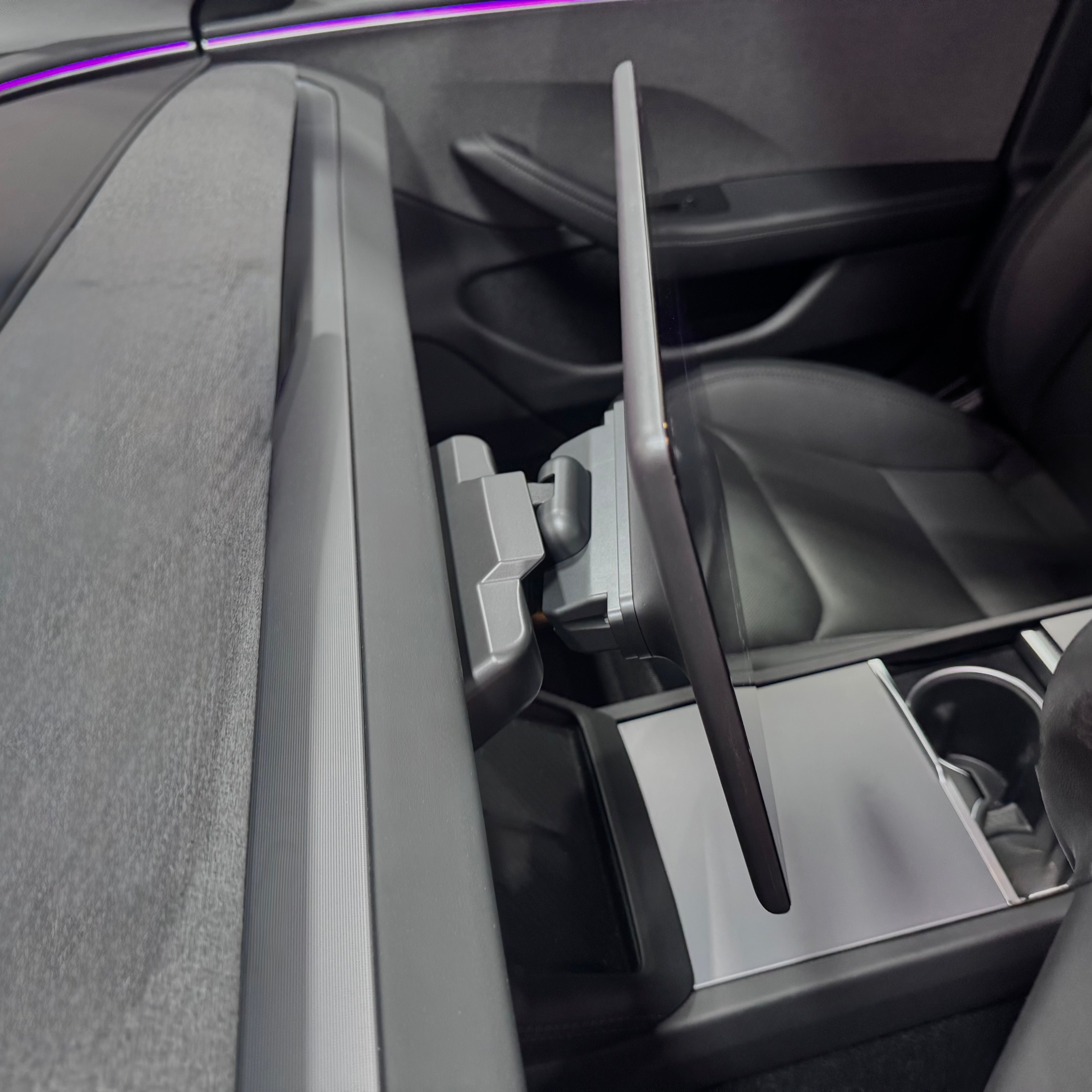 2026+ | Model Y Juniper Refreshed 4 Way Adjustable Turning Display