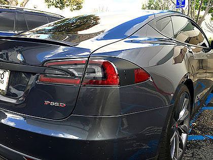 Model S Tail Light Side Wraps (1 Pair)