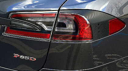 Model S Tail Light Side Wraps (1 Pair)