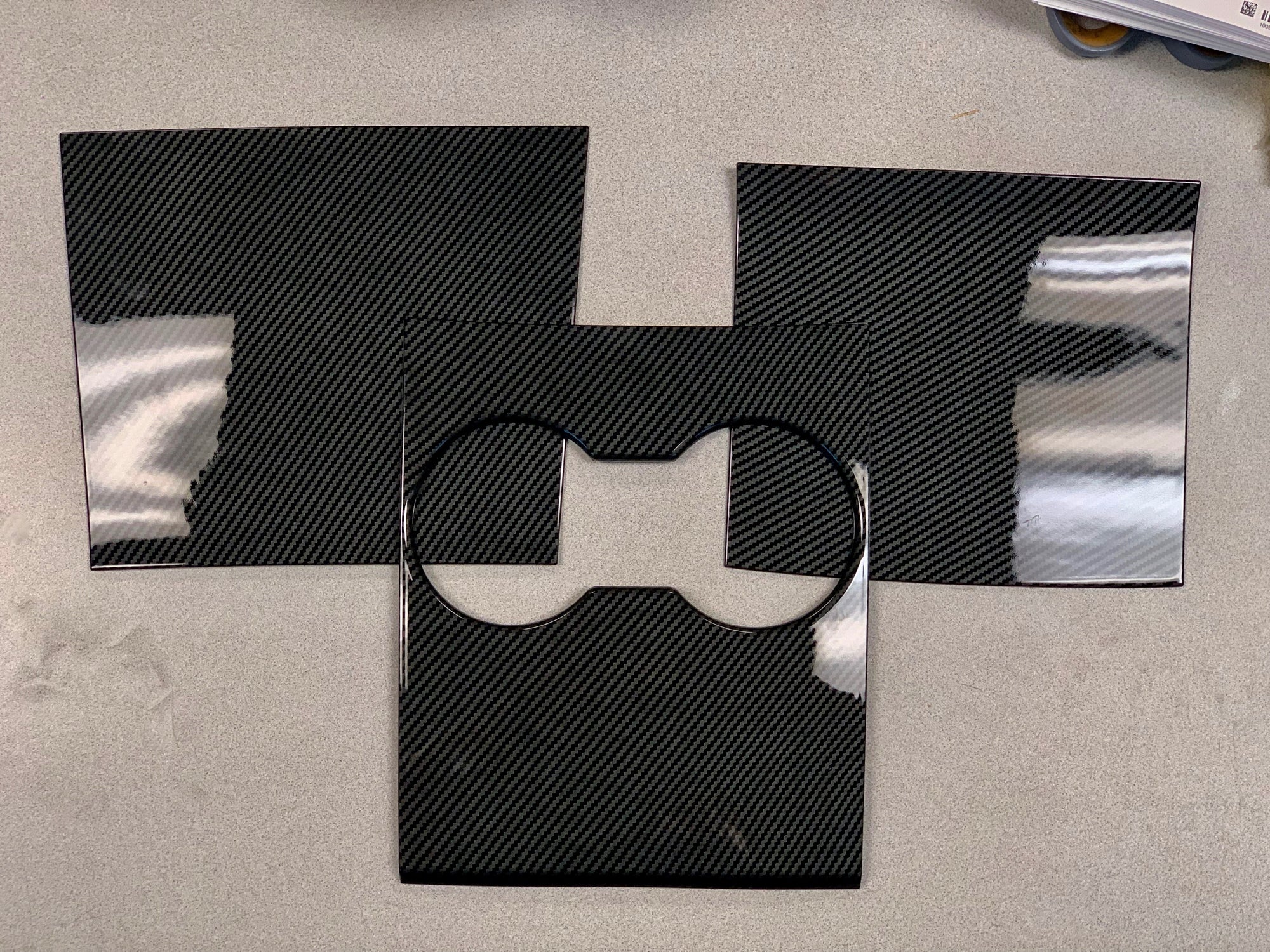 Model 3 &amp; Y Center Console Cap ABS Plastic (Gen. 1) - Hydro Carbon Fiber Coated