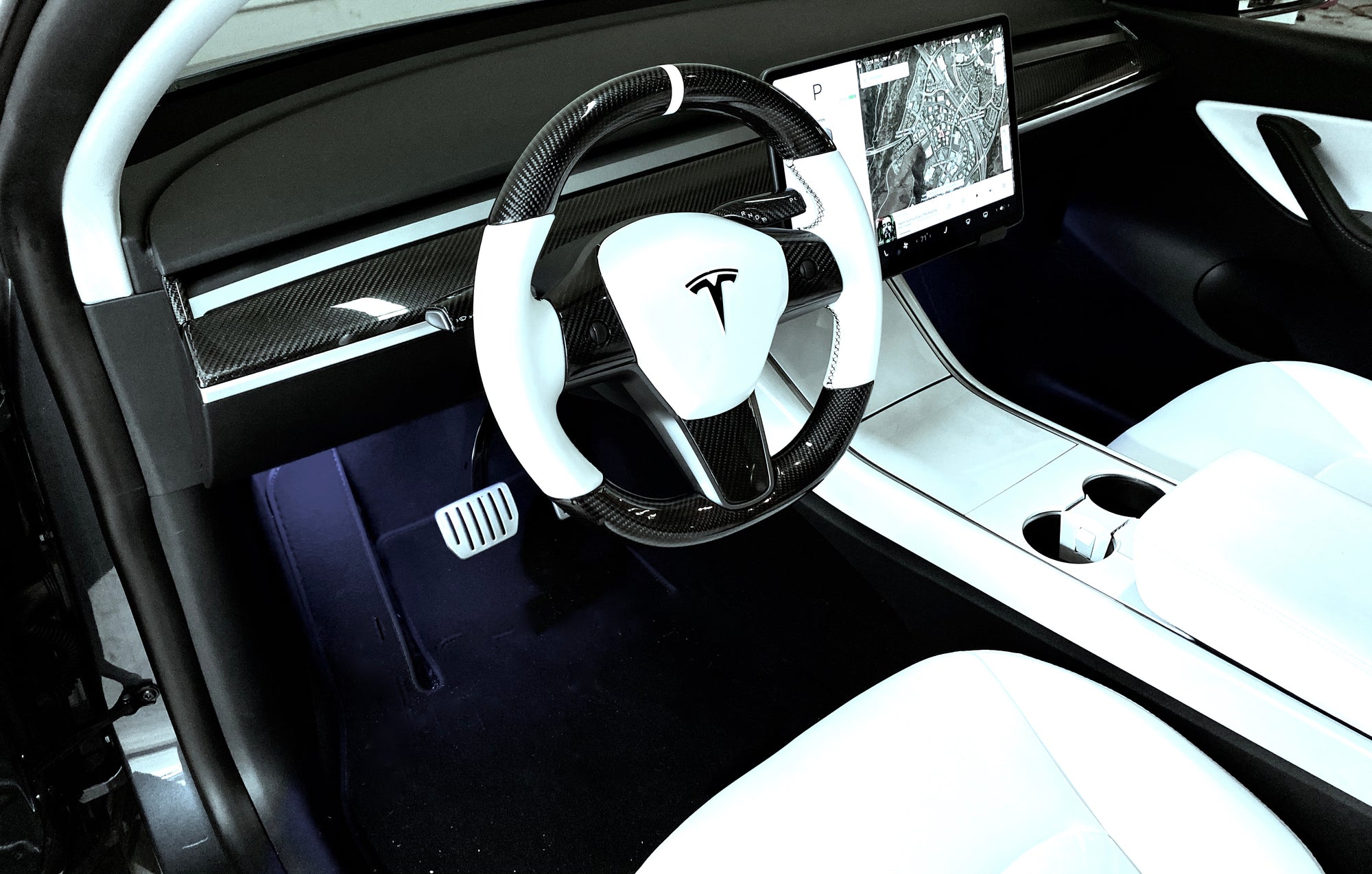 Model 3 &amp; Y - Sport Grip Steering Wheel - Real Molded Carbon Fiber