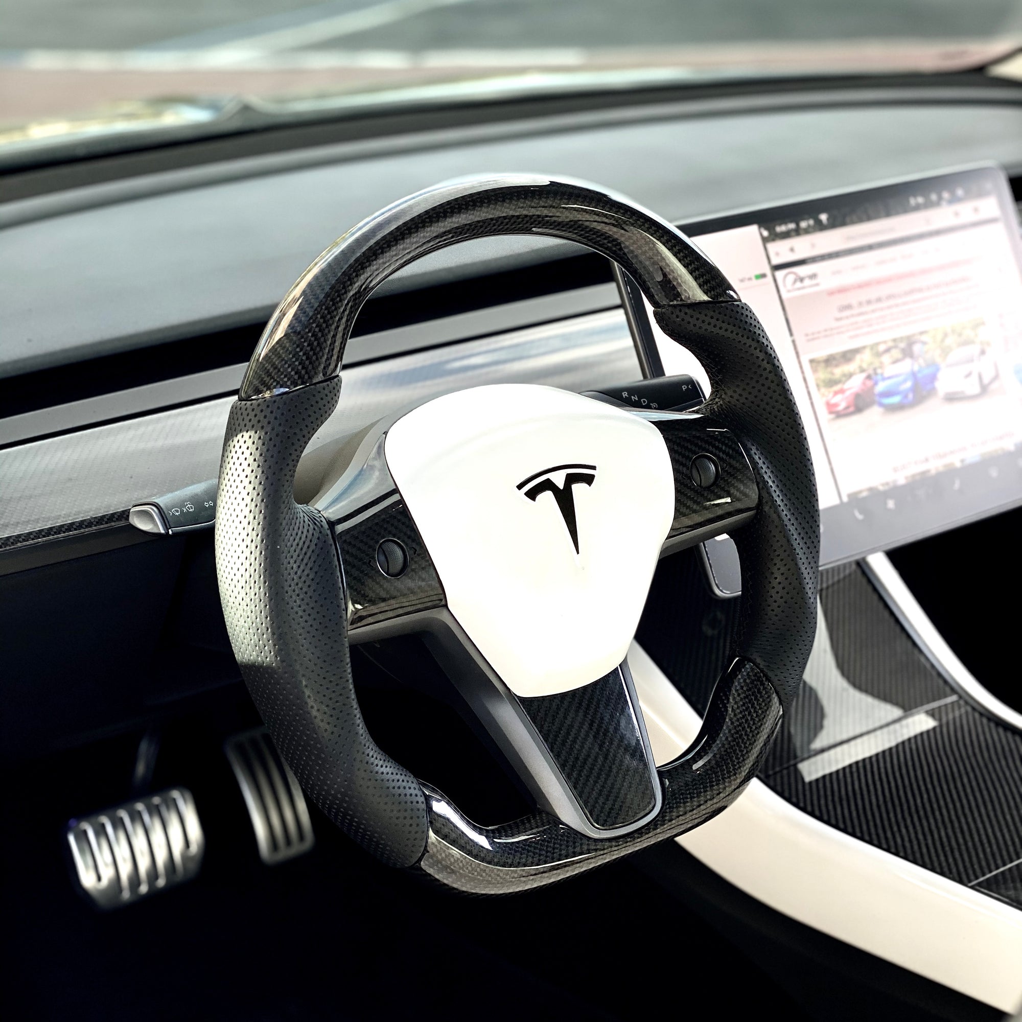 Model 3 &amp; Y - Sport Grip Steering Wheel - Real Molded Carbon Fiber