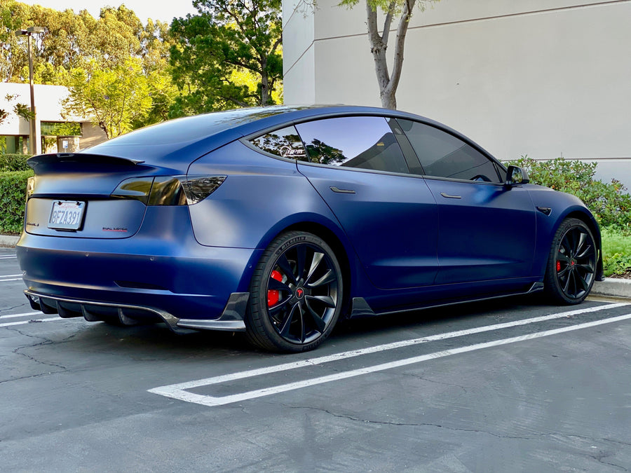 Model 3 Razzo Aero Side Skirts (1 Pair) - Real Molded Carbon Fiber