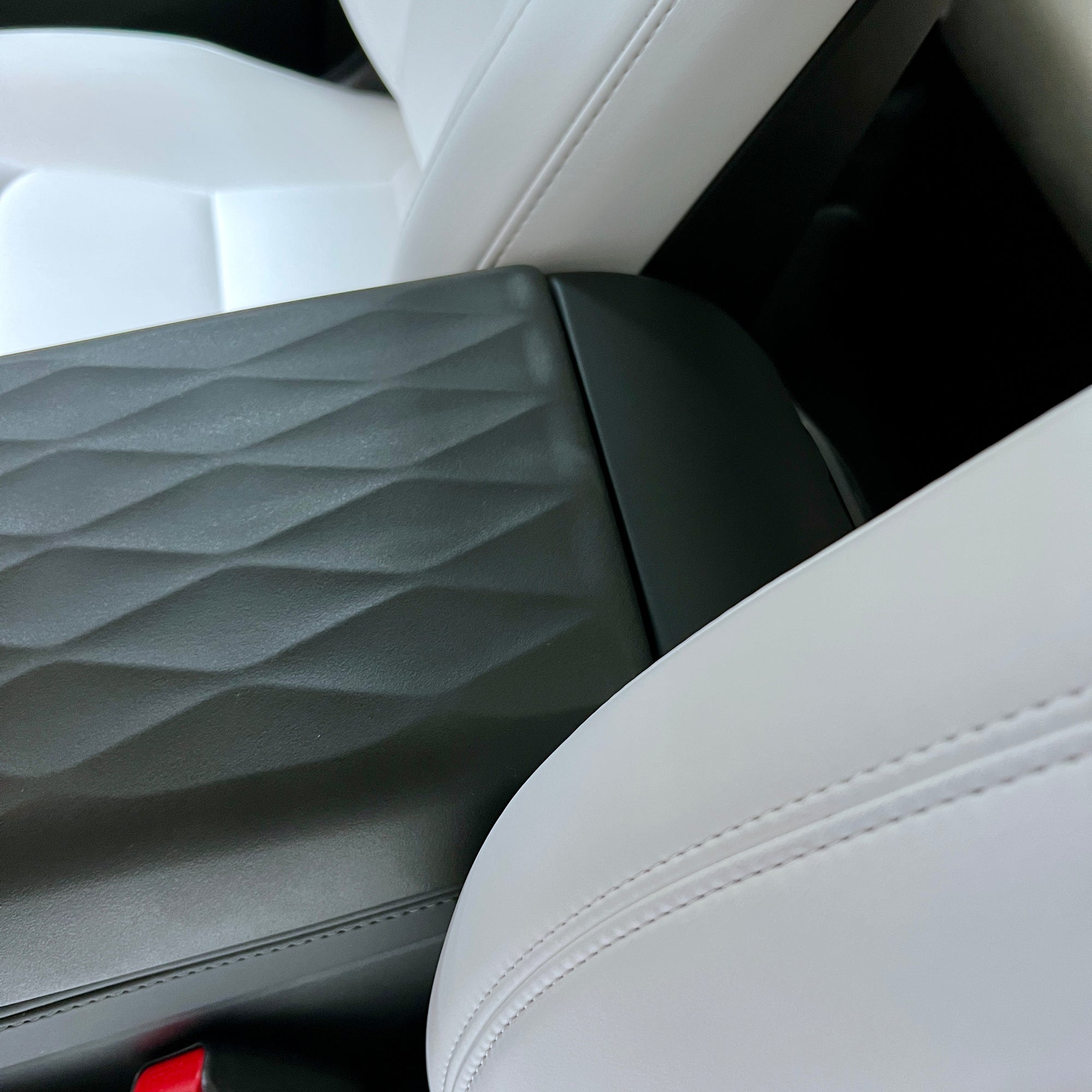 Model 3 &amp; Y Soft TPE Armrest Cover (Gen. 1 &amp; 2)
