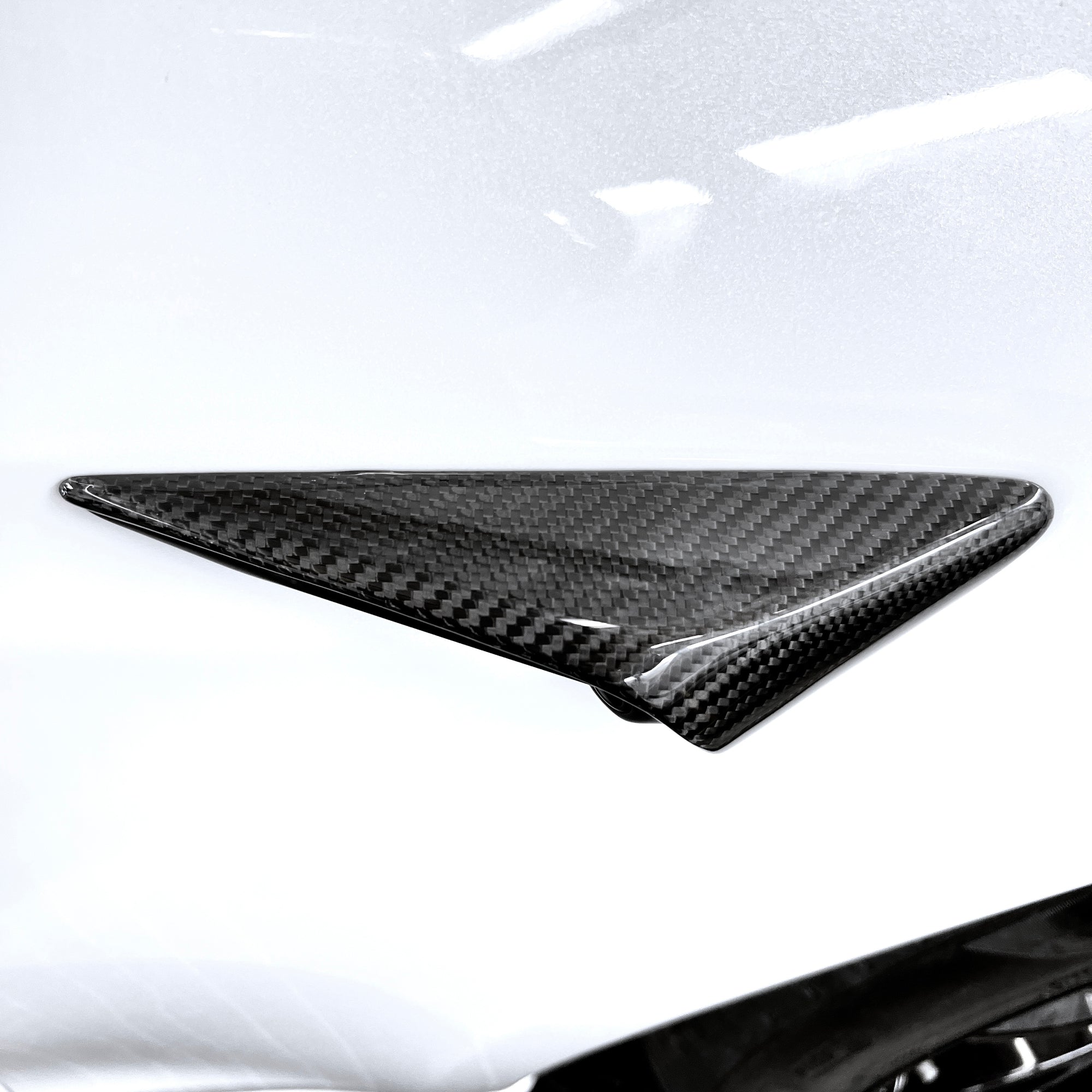 2021-2022 | Model S Top Half Style Turn Signal Overlays - Fits Hardware 3.0 - Real Dry Molded Carbon Fiber (1 Pair)