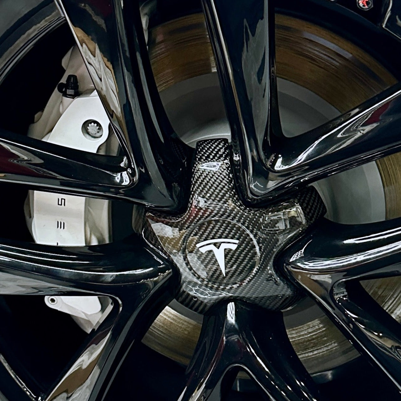 2021+ | Model S - 21&quot; Arachnid Center Wheel Hubs - Real Molded Carbon Fiber- (Set of 4)
