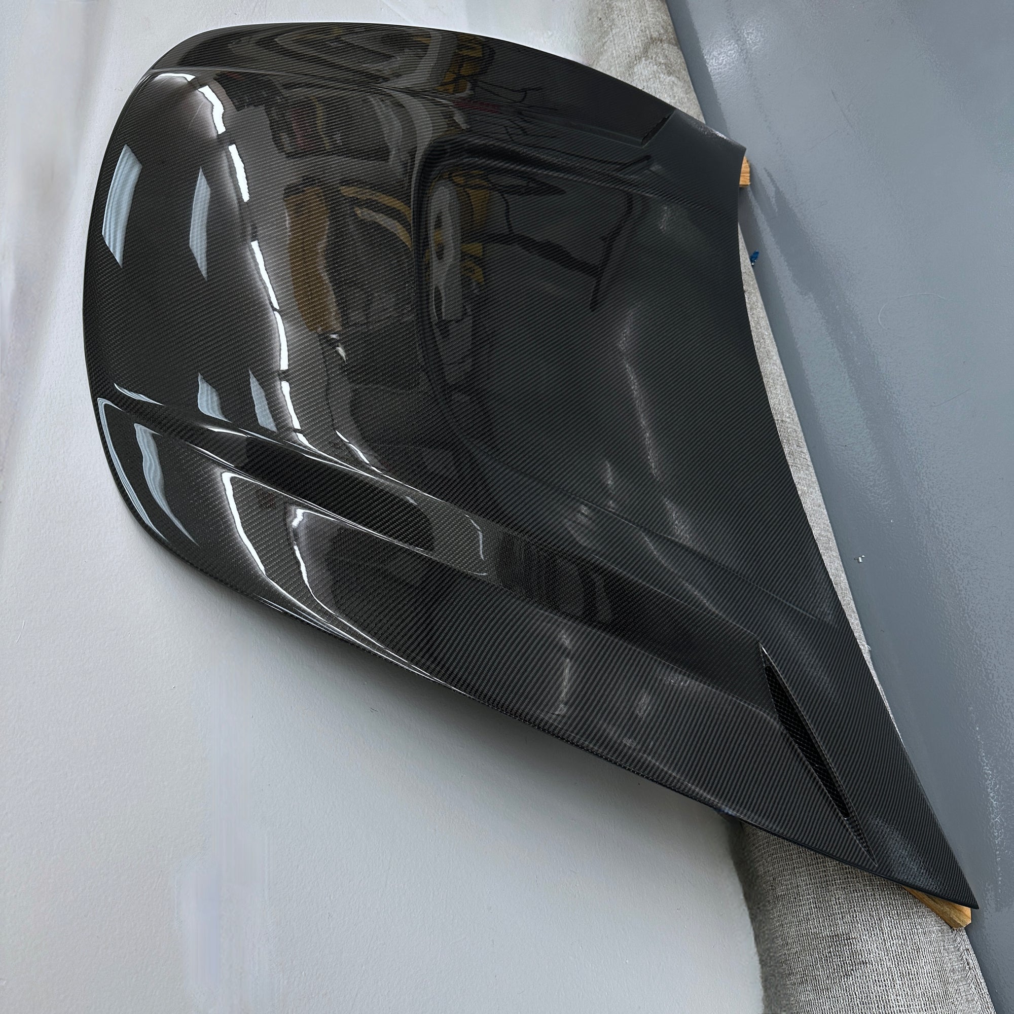 2017-2023 | Model 3 Viento Robot Hood - Dual Layer with Xpel Clear Bra- Real Molded Carbon Fiber