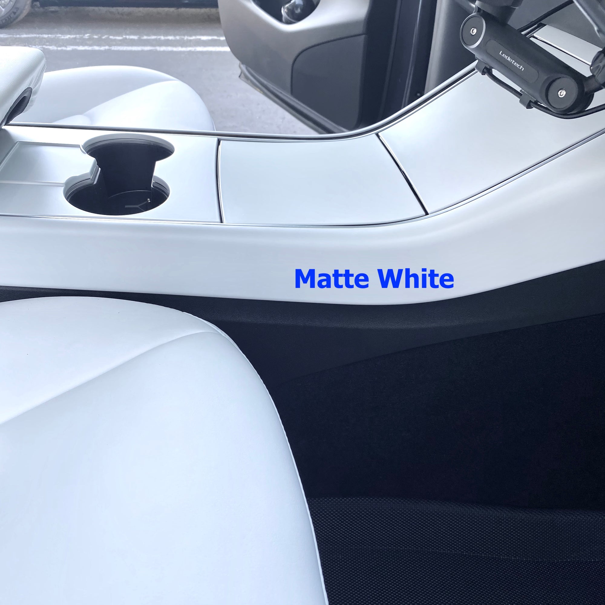 Rivestimento per bracciolo porta in Alcantara per Tesla Model Y Junipe – Tesla Accessories Rivestimento per bracciolo porta in Alcantara per Tesla Model Y Junipe – Tesla Accessories
