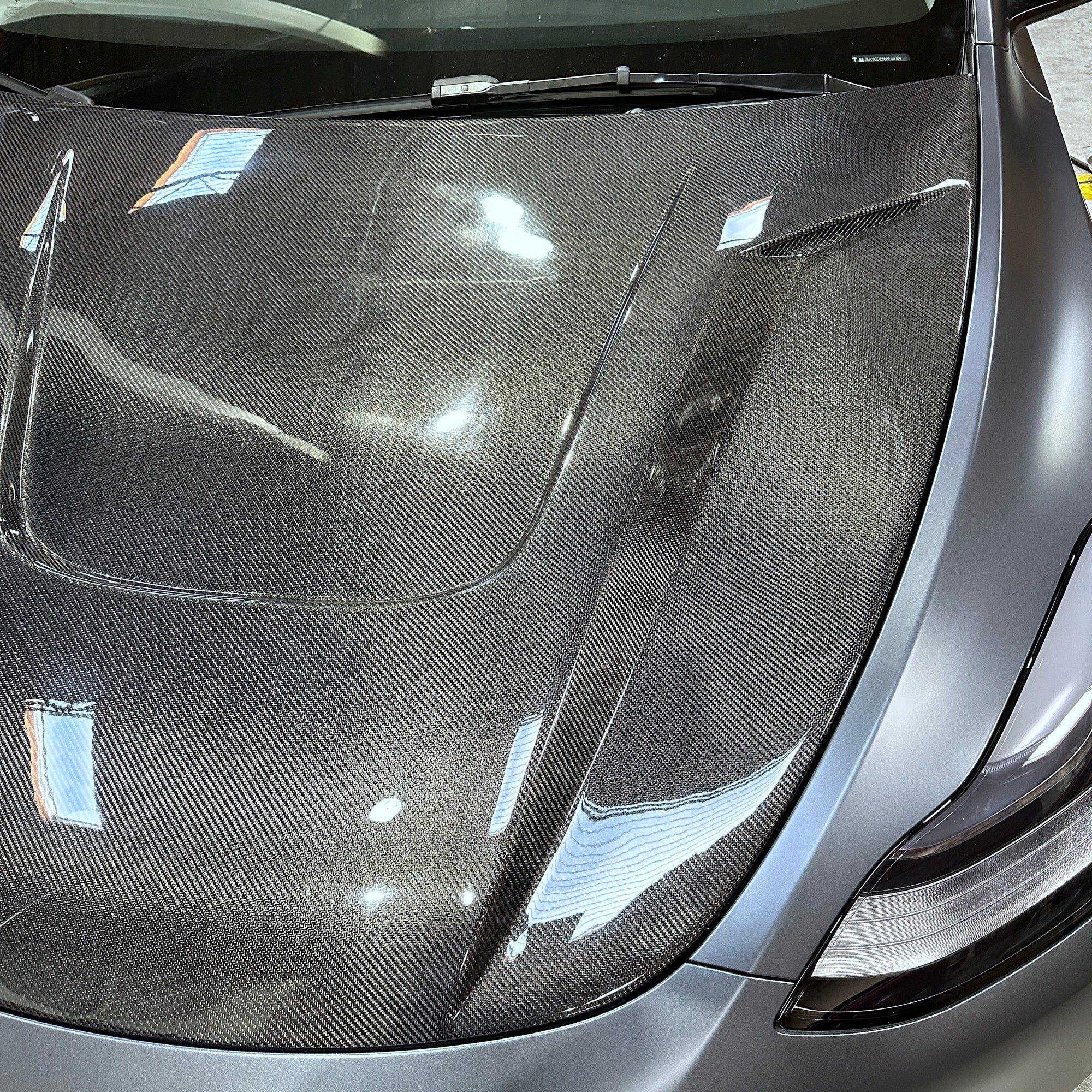 2020-2024 | Model Y Viento Robot Hood - Dual Layer with Xpel Clear Bra- Real Molded Carbon Fiber