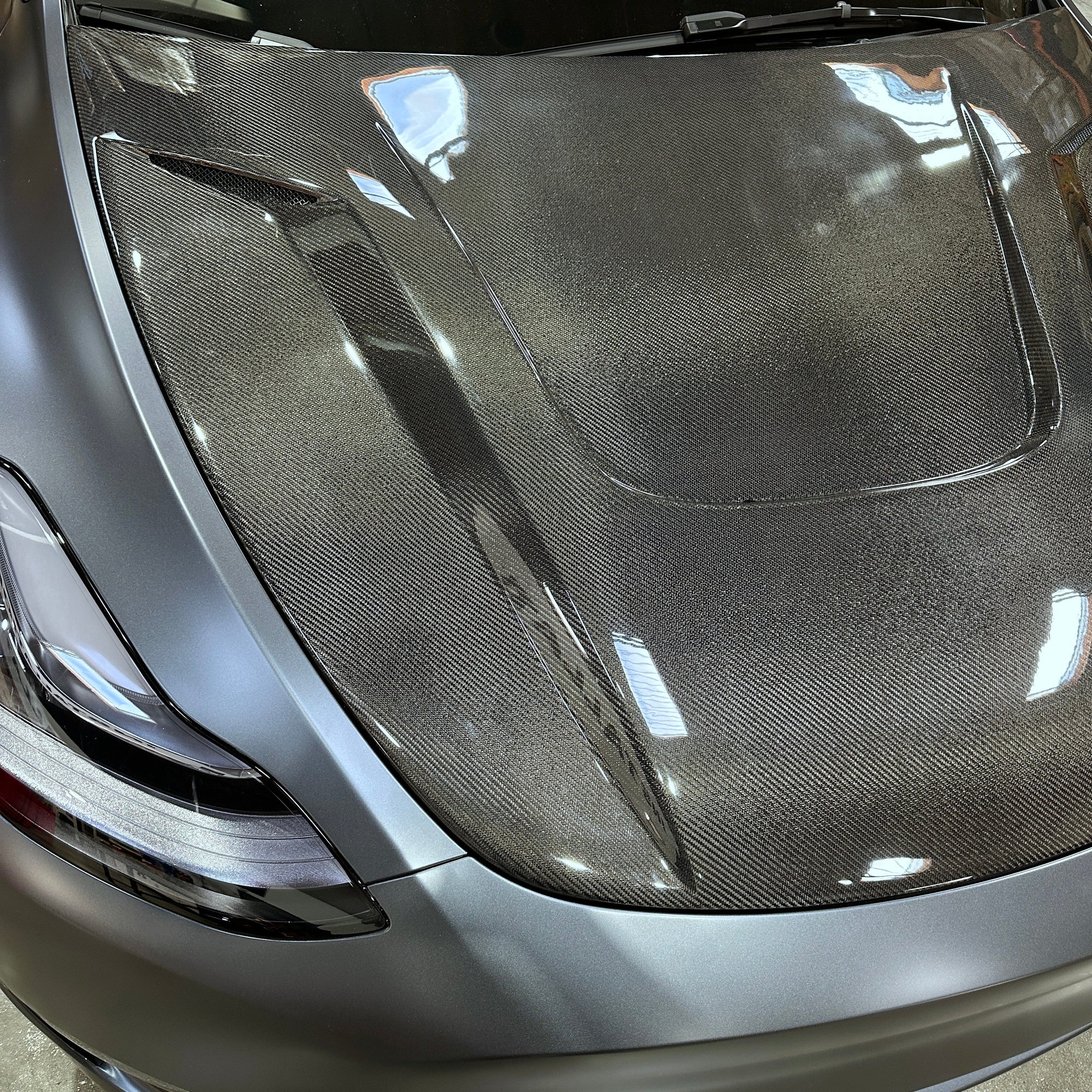 2020-2024 | Model Y Viento Robot Hood - Dual Layer with Xpel Clear Bra- Real Molded Carbon Fiber