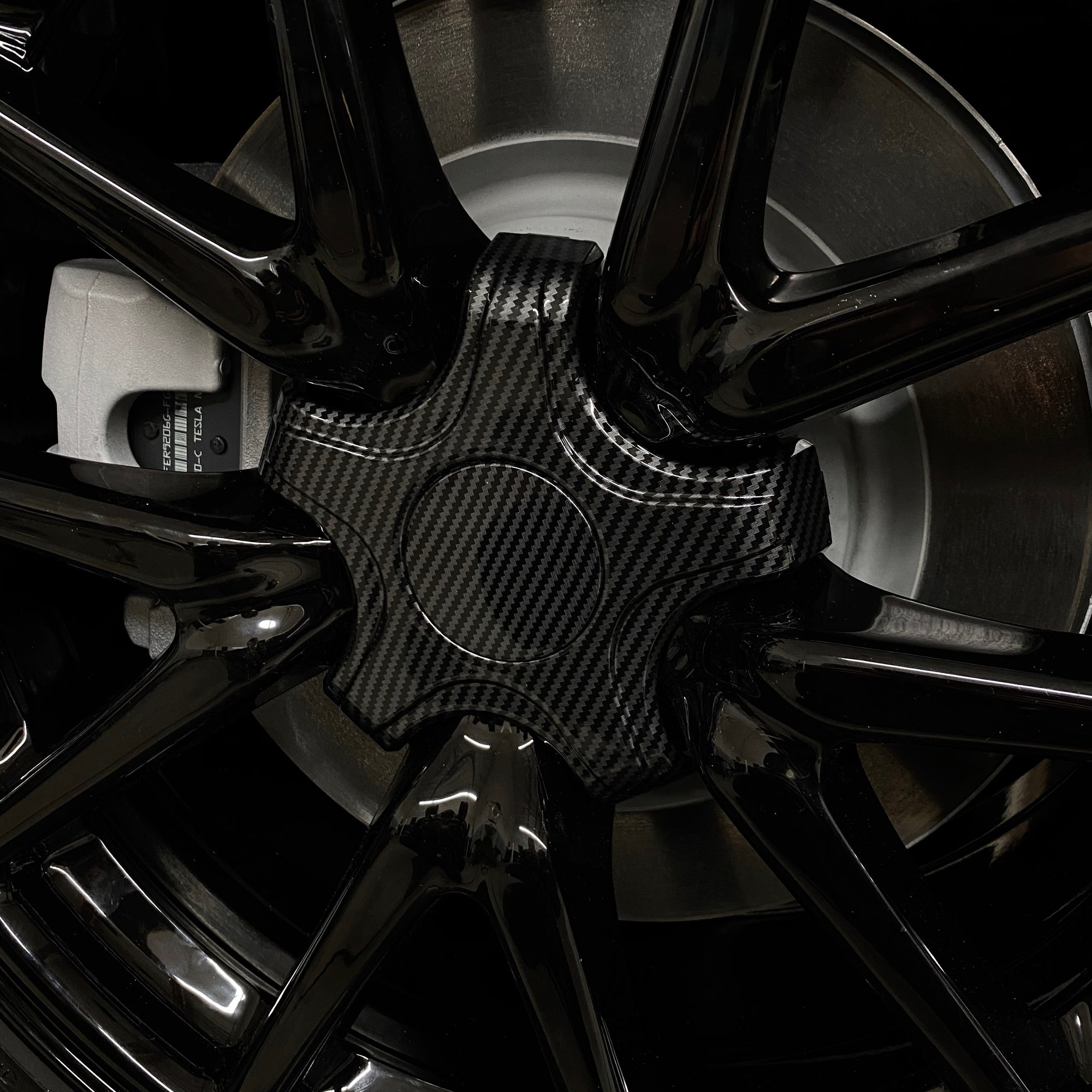 Model 3 18&quot; Aero Wheel Center Hub Caps (Set of 4) - Hydro Carbon Fiber Coated