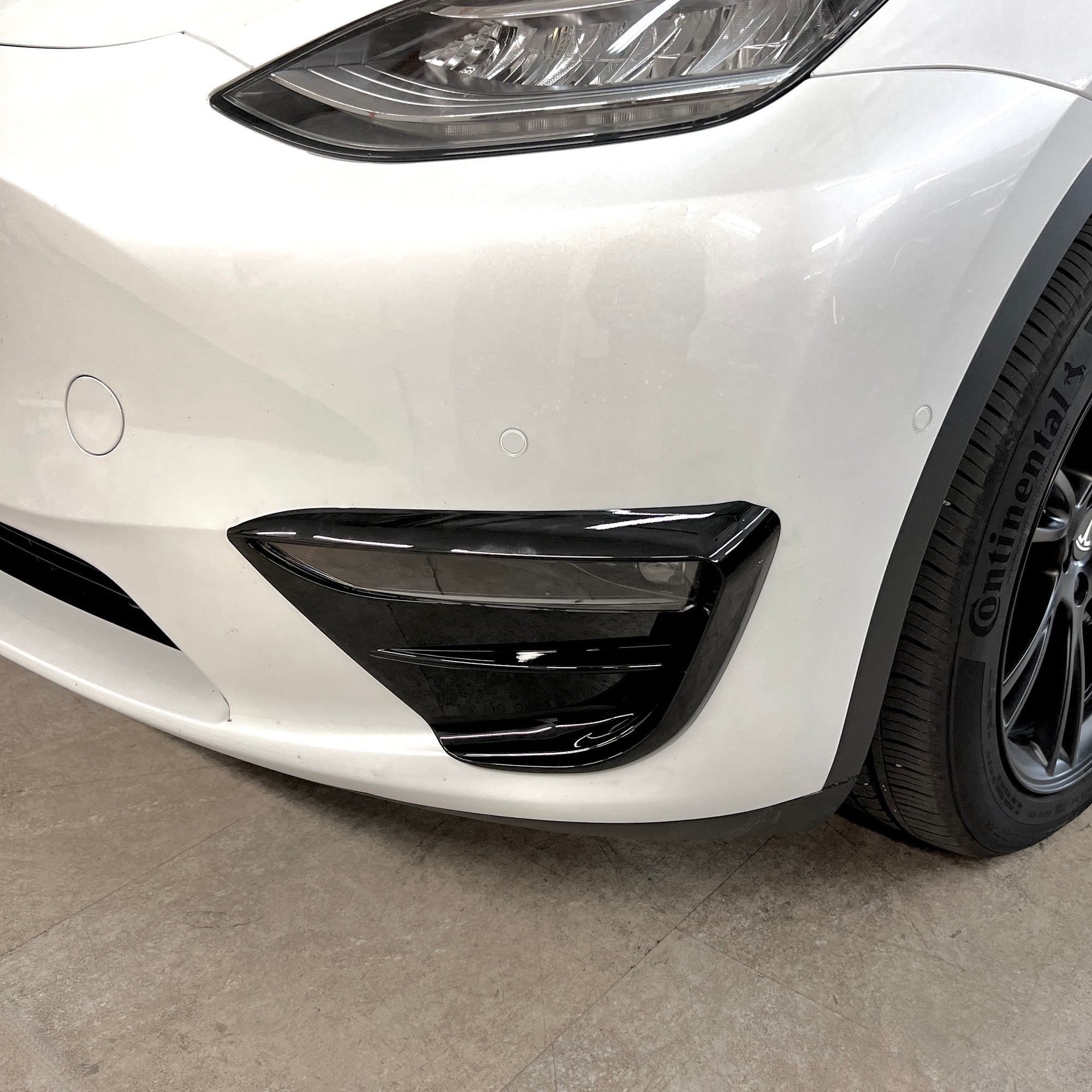 2020-2025 | Model Y Fog Light Canards/Eyelids (1 Pair) Black-Out Style - Variety*